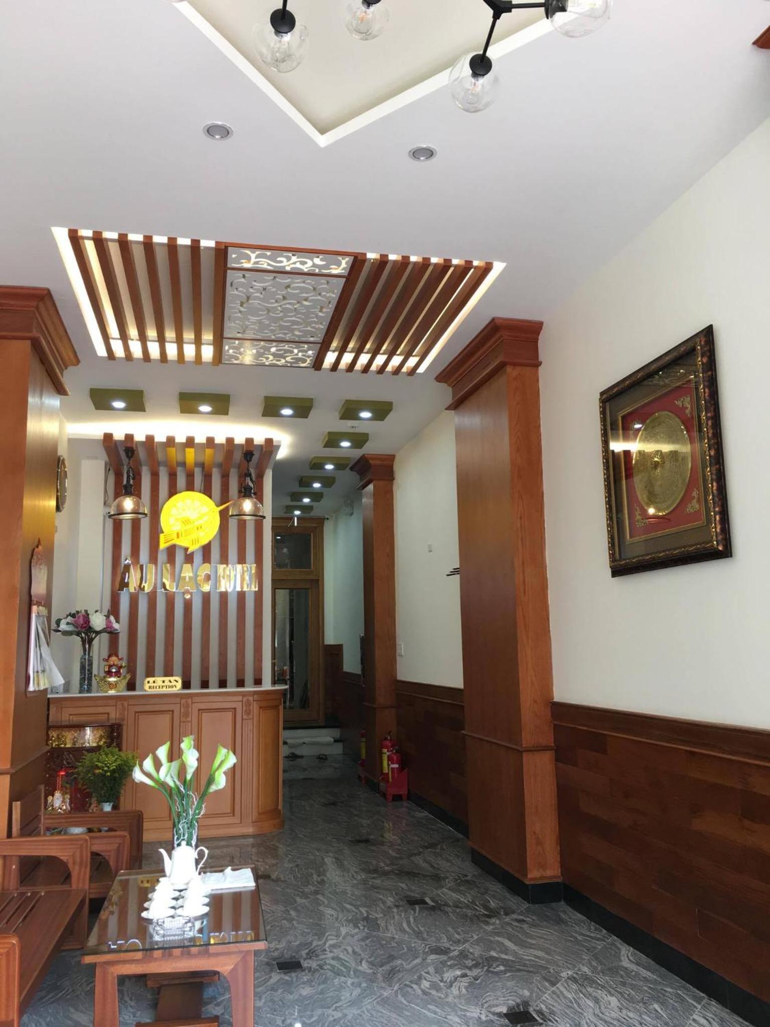 Au Lac Hotel