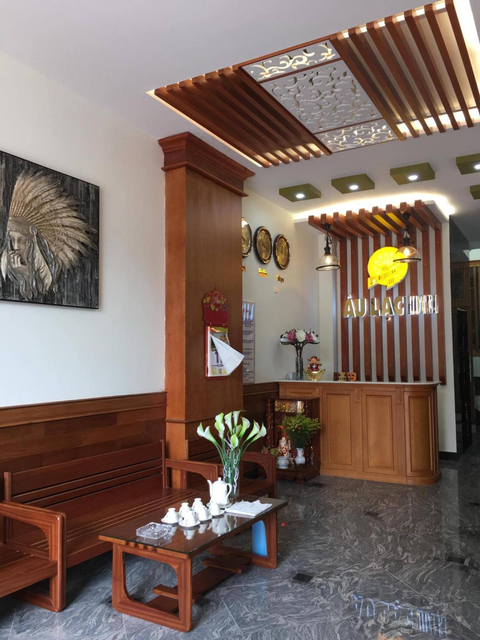 Au Lac Hotel