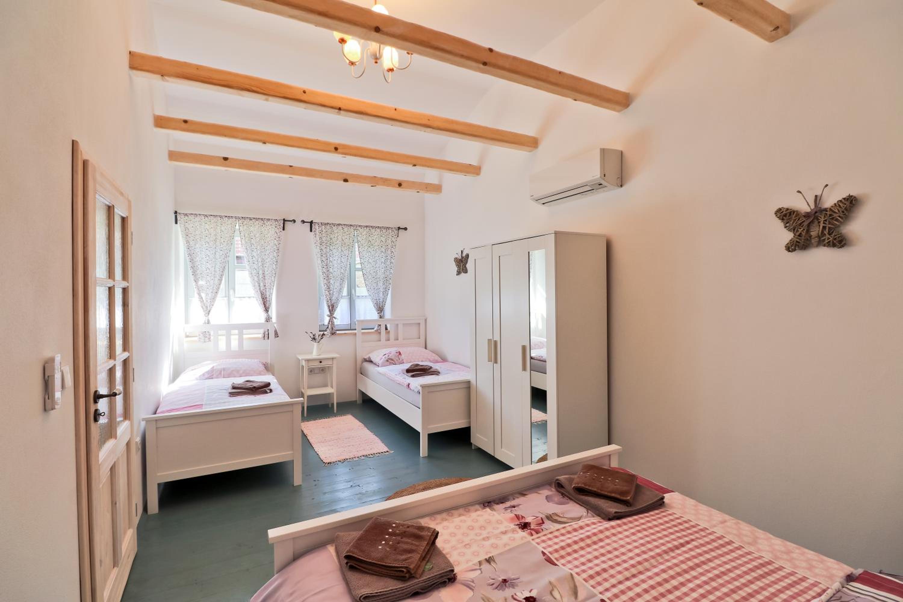 La Bobul Apartments