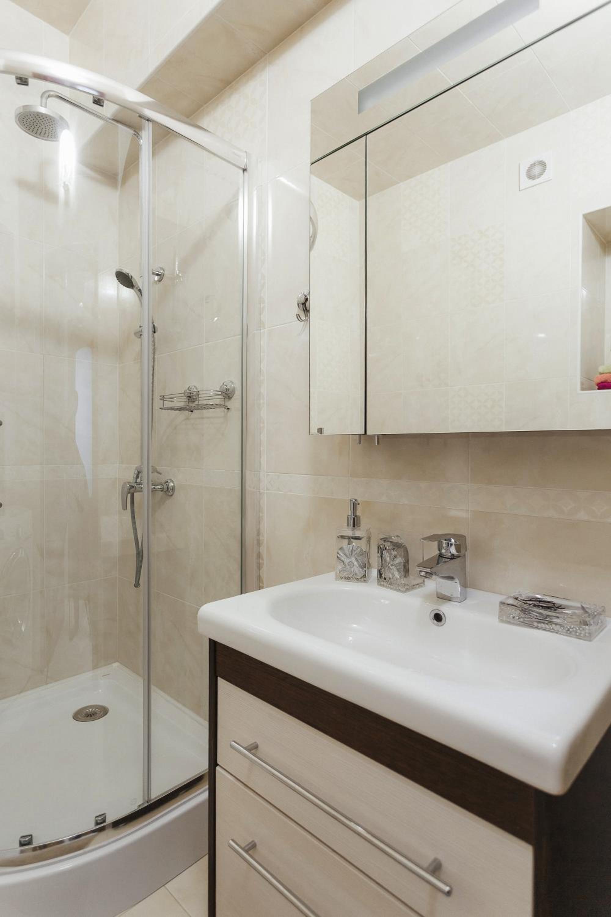 Arcadia VIP-apartments in Golfstream view 4