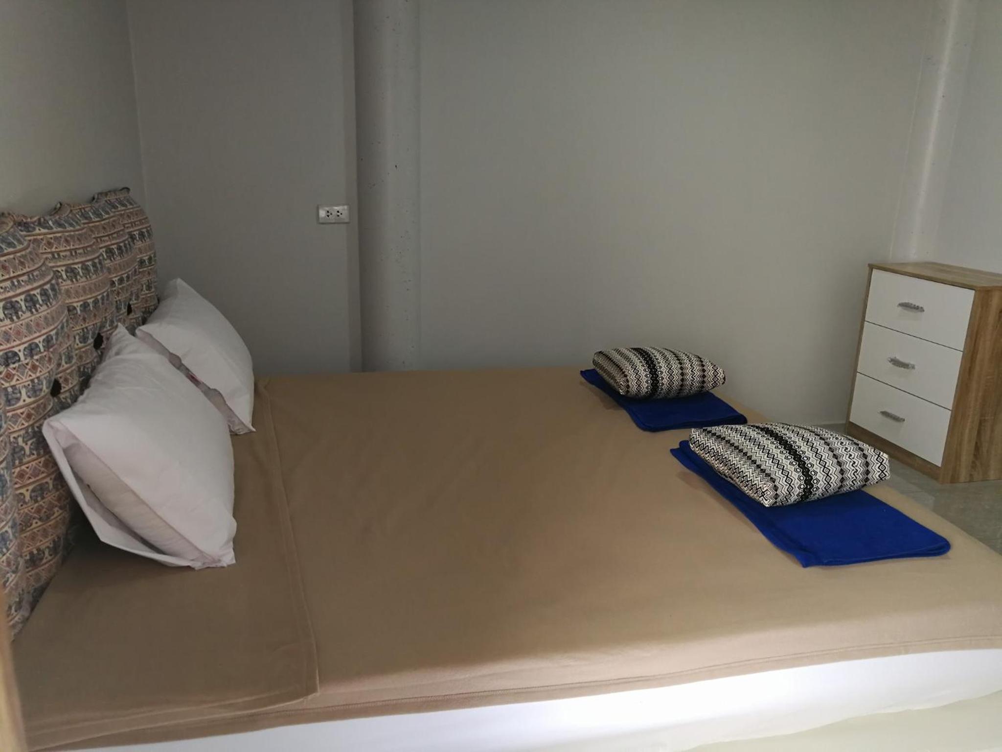 Easy Rooms and Minimart