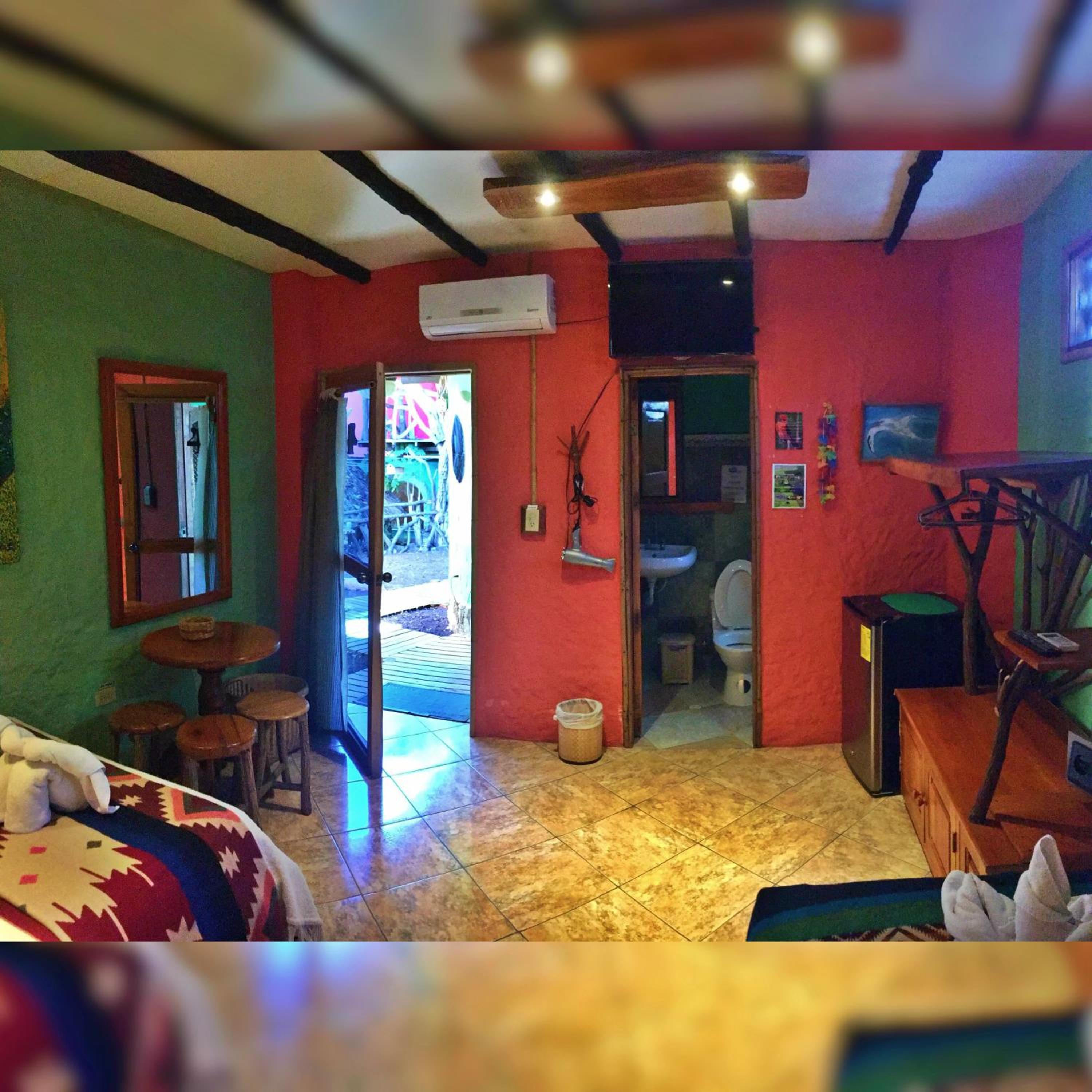 Lonesome George Ecolodge