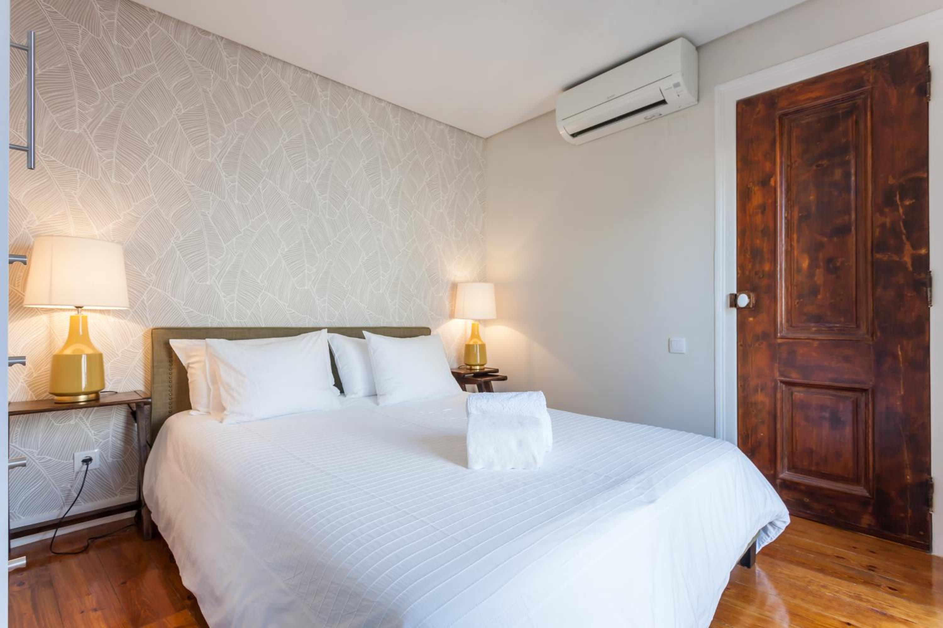 Bairrus Lisbon Apartments - Principe Real/Brick view 2