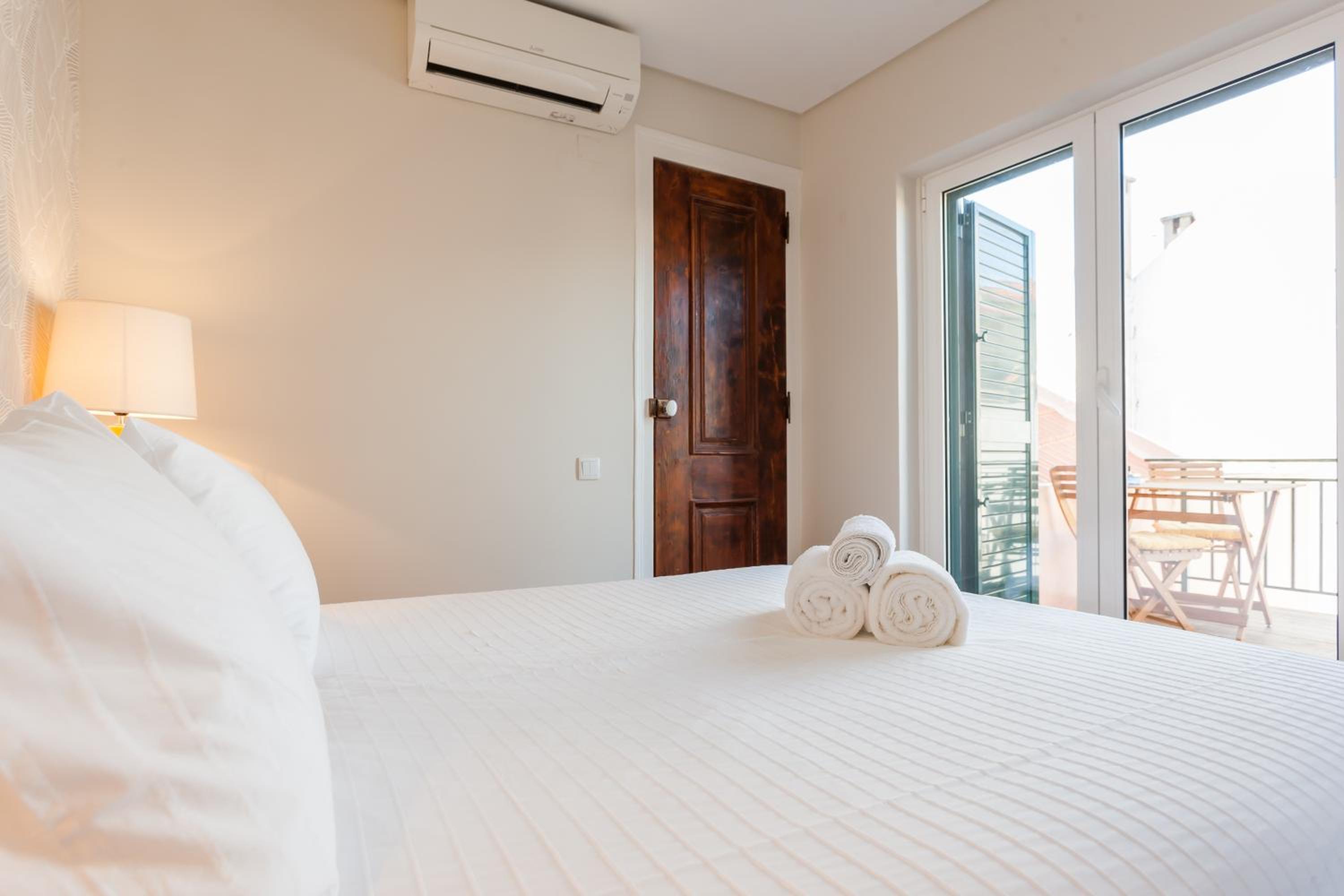 Bairrus Lisbon Apartments - Principe Real/Brick view 5