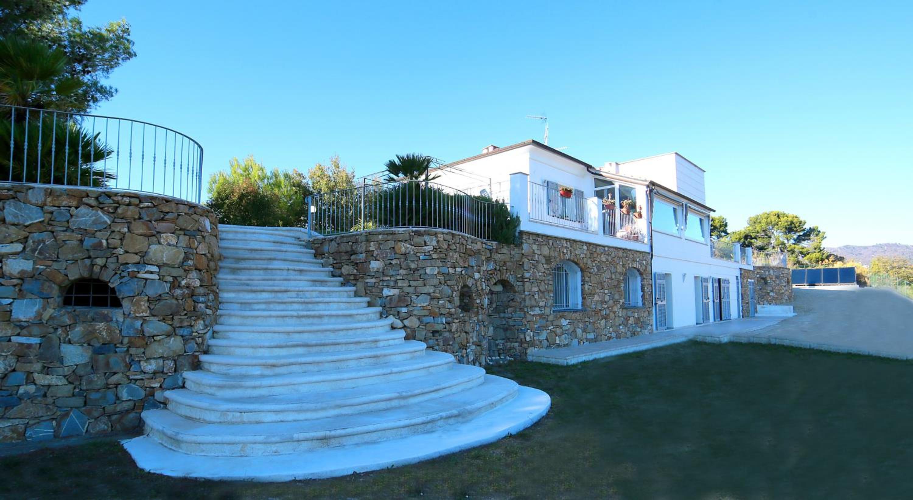 Villa Shambhala