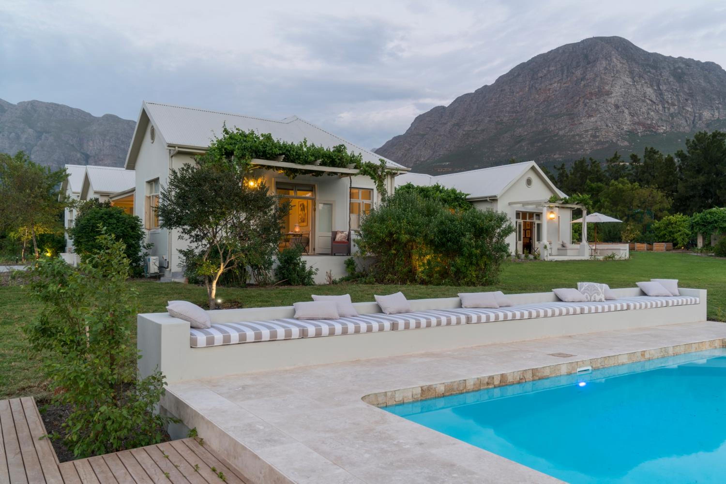 Cape Vue Country House