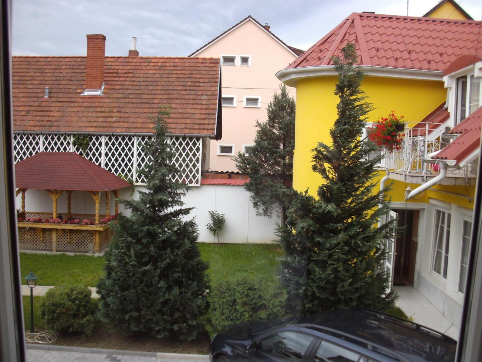 Photo 32