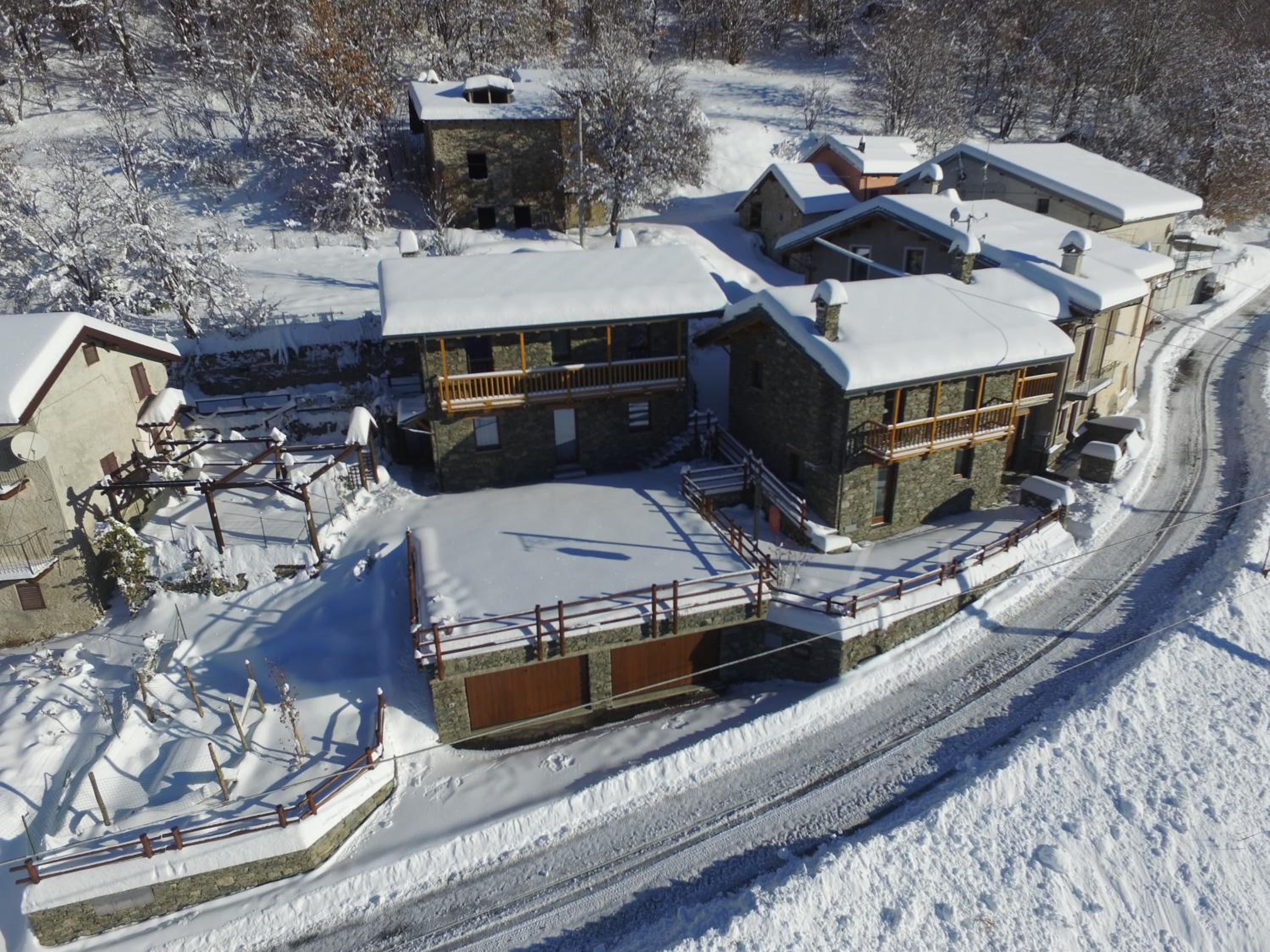 CHALETS MONGIOIE Pra di Roburent view 5