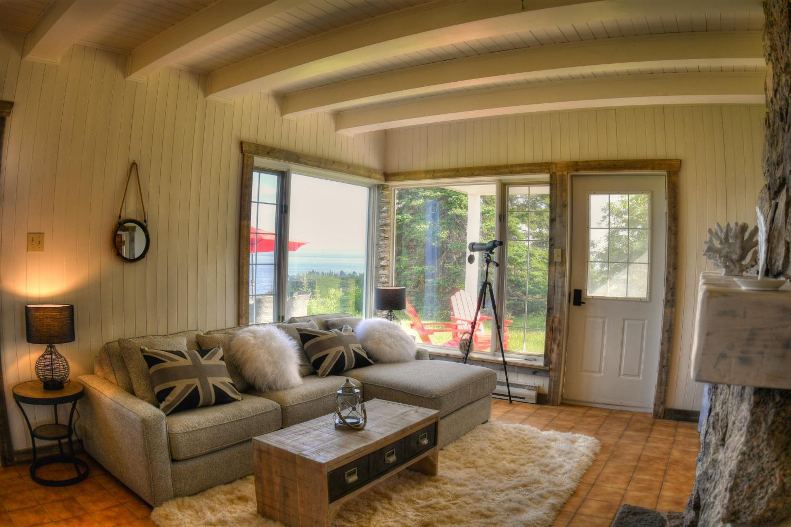 Les 2 Iles - Les Chalets Spa Canada view 2