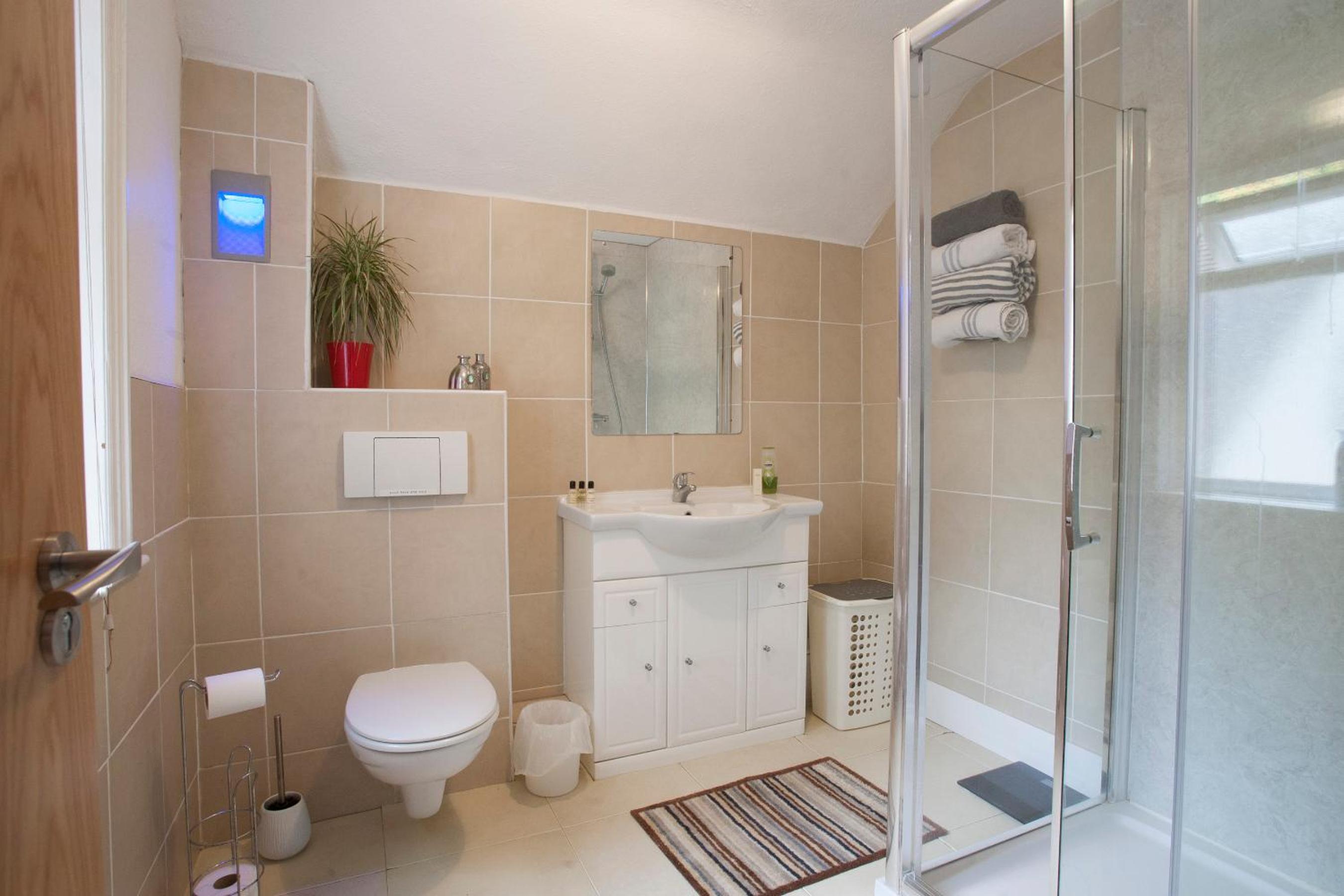 Basingstoke Vacations - West View Lodge - Property Image 11