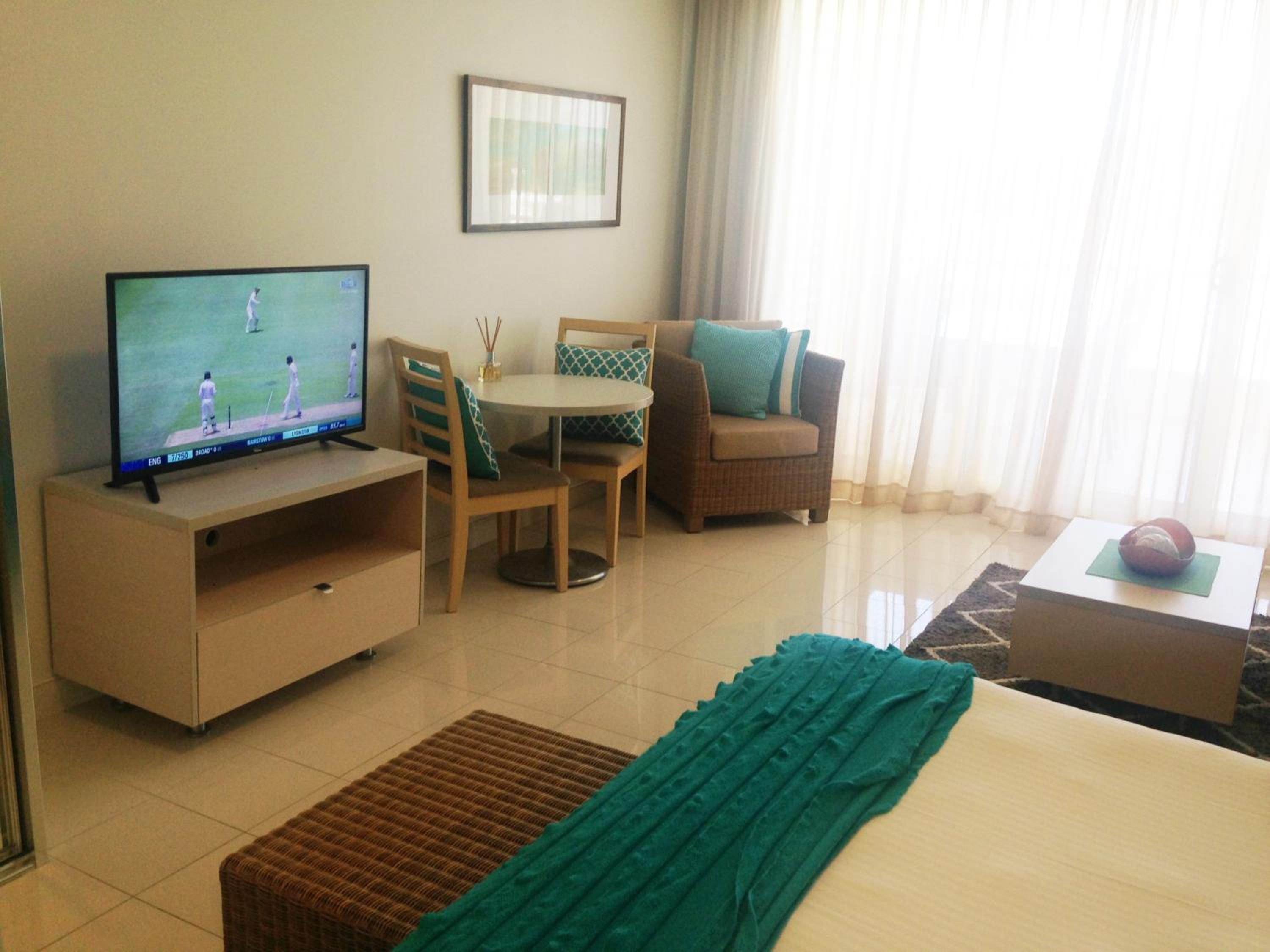 BASE Holidays - Ettalong Beach Premium Apartments