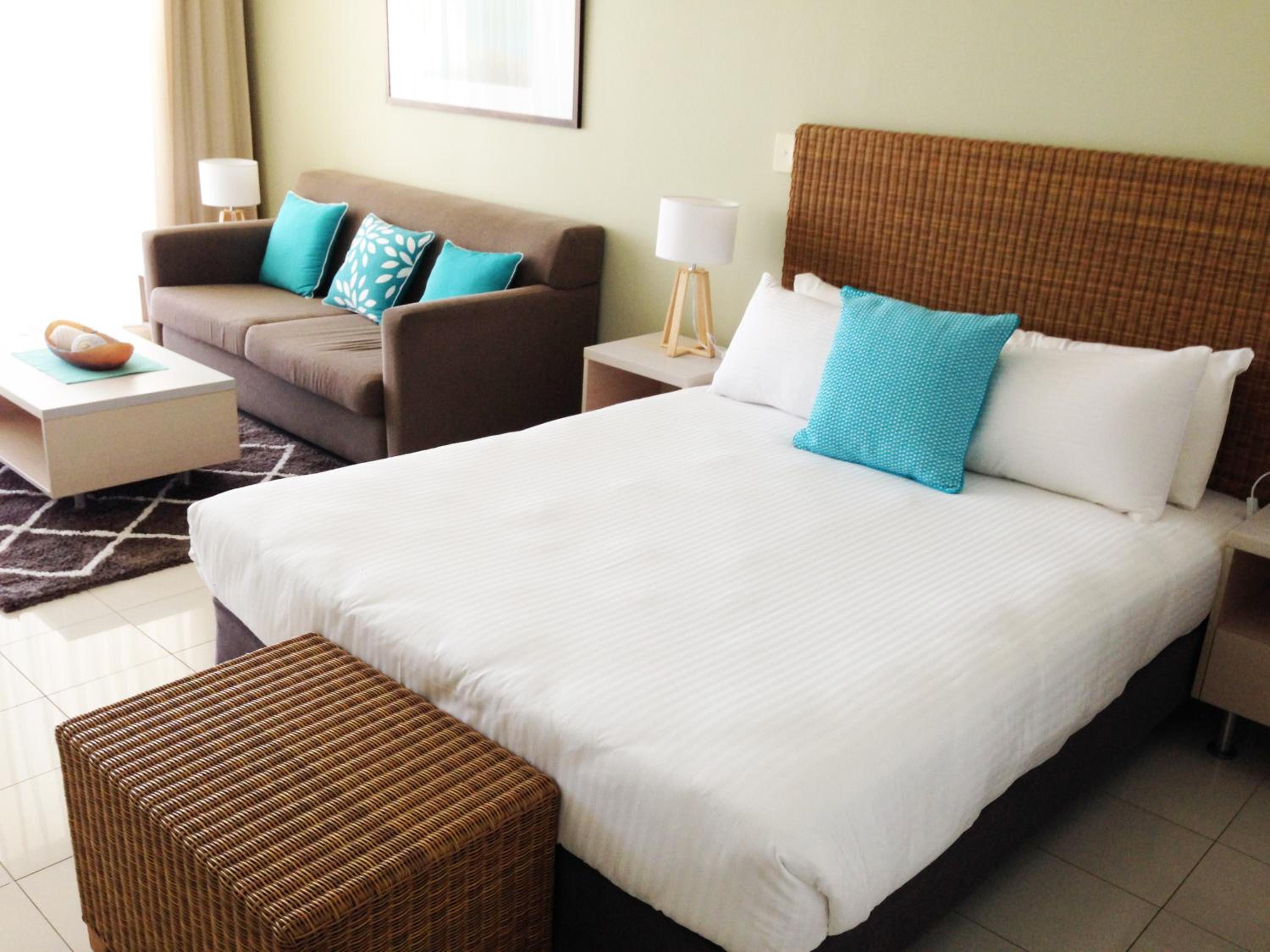 BASE Holidays - Ettalong Beach Premium Apartments