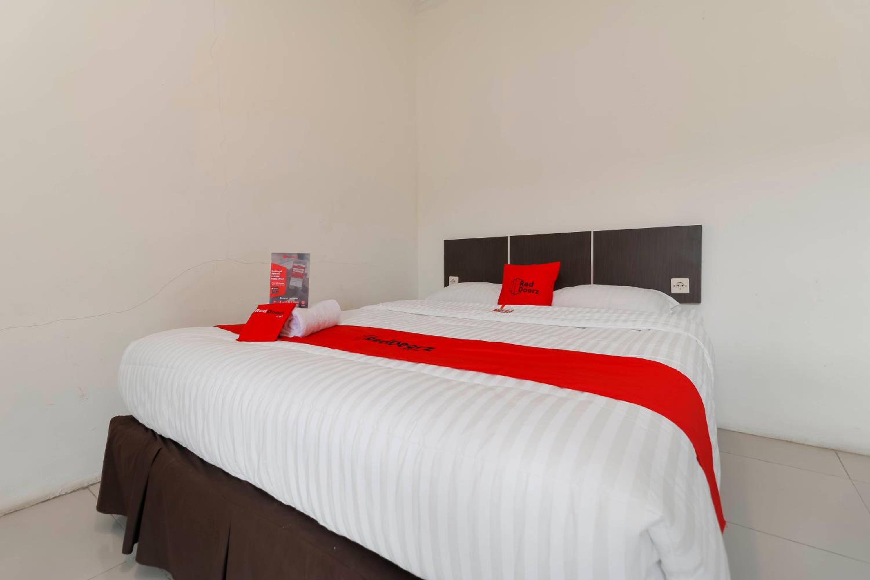 RedDoorz near Exit Toll Bogor