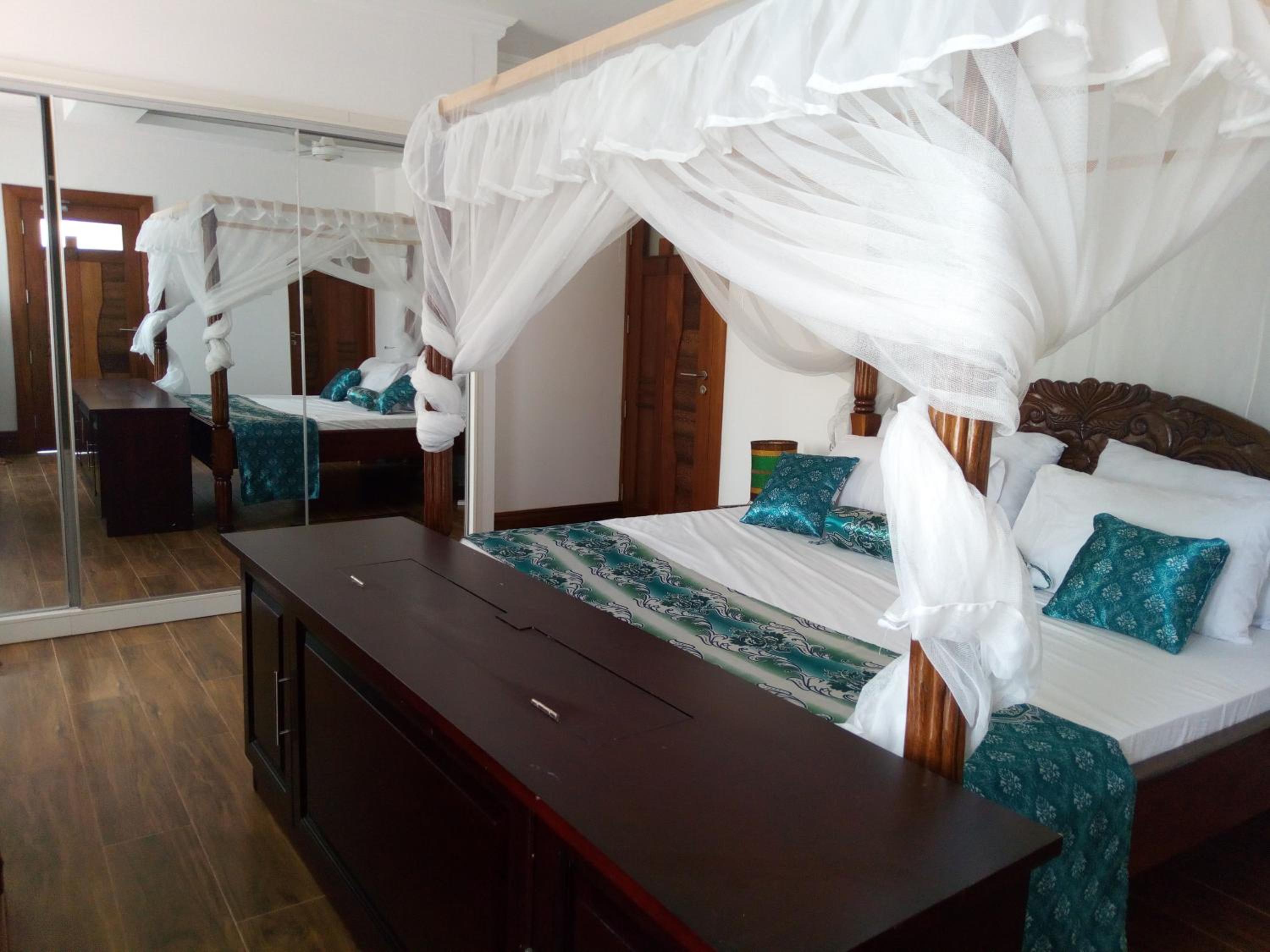 Queens Chateau Boutique Villa