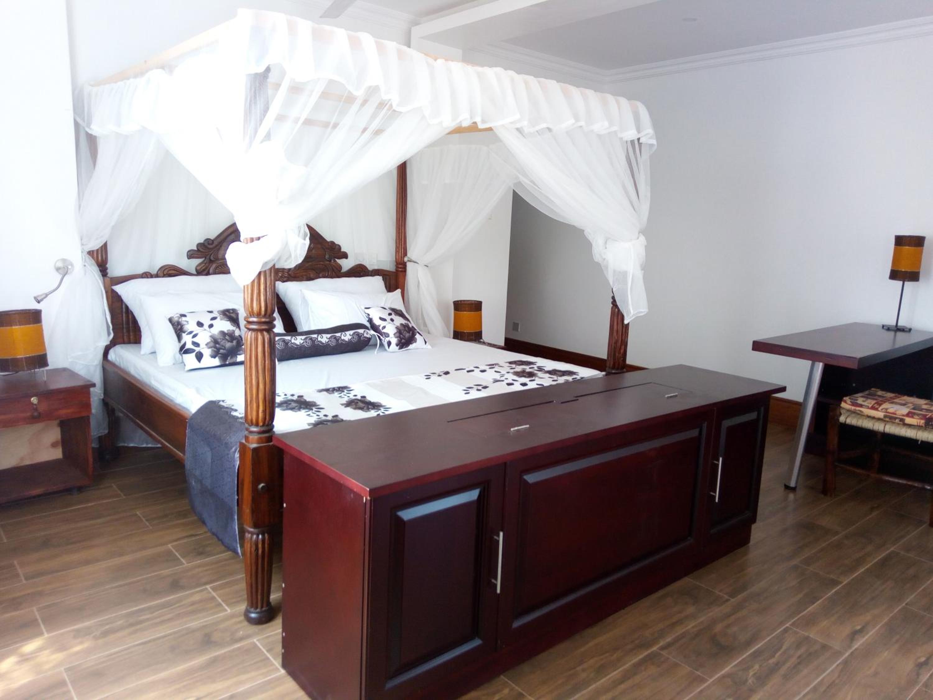 Queens Chateau Boutique Villa