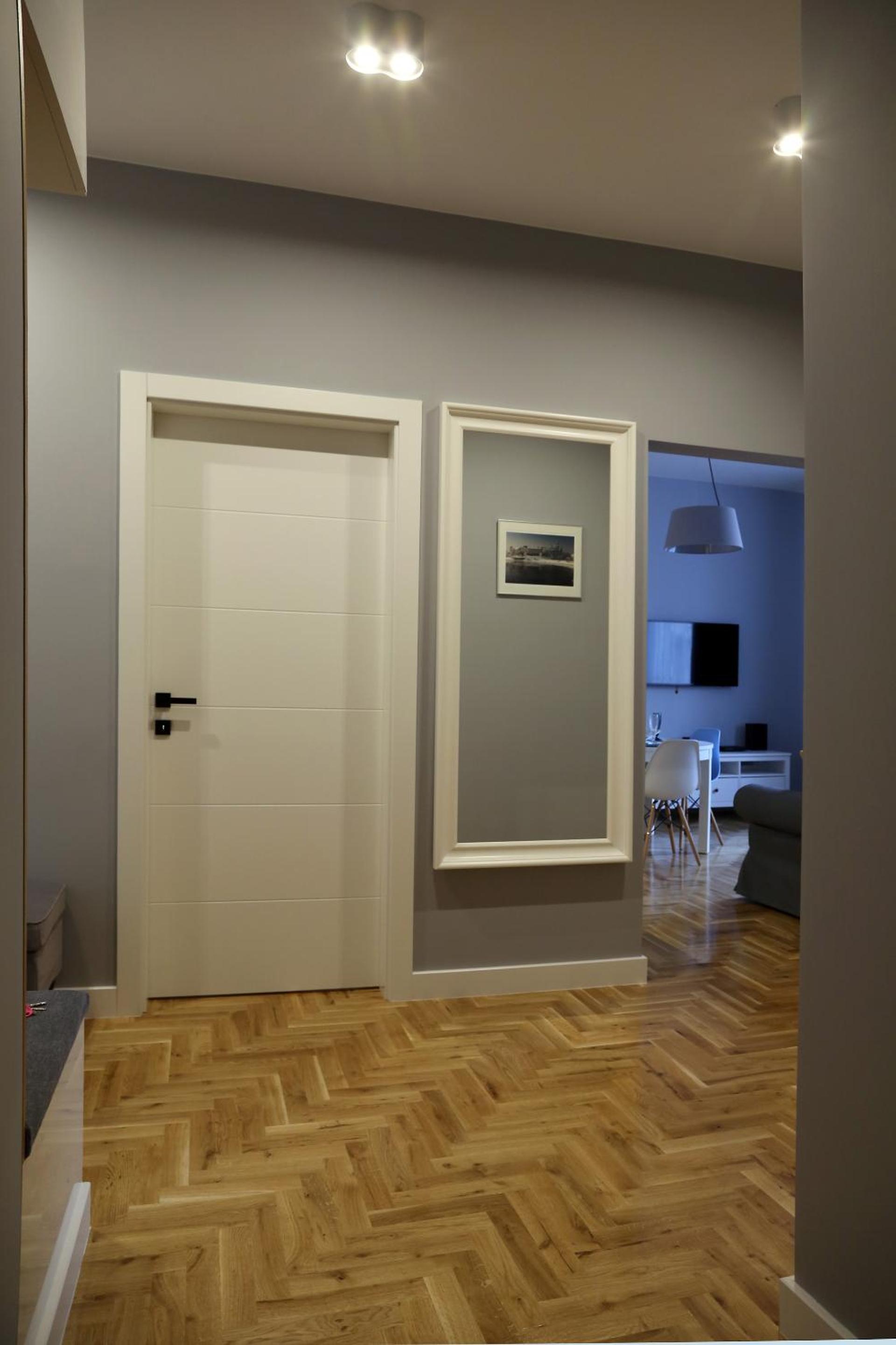 Grey Apartments Kościuszko view 5