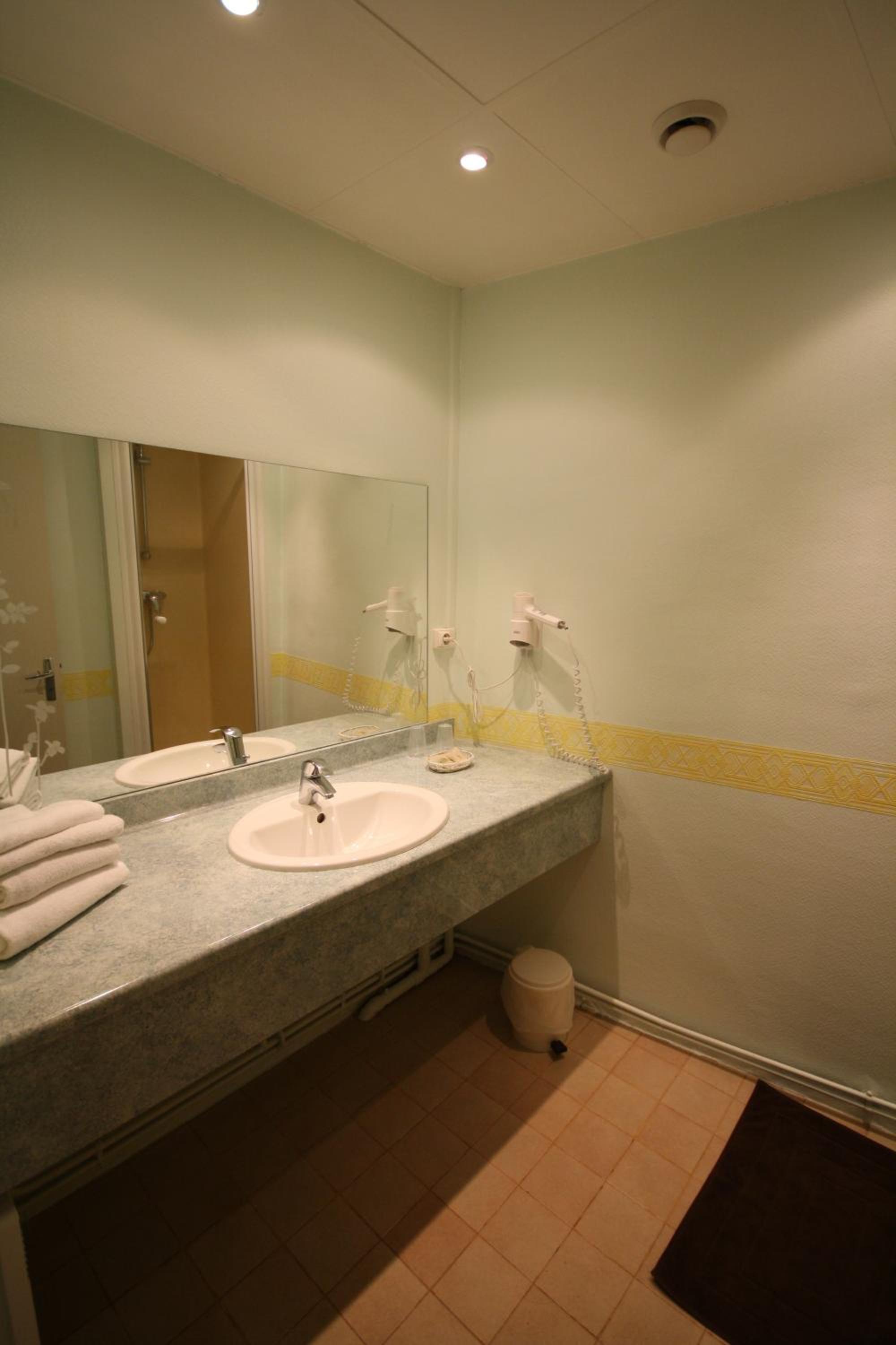 Logis Hotel L'ange Couronne, photo 47