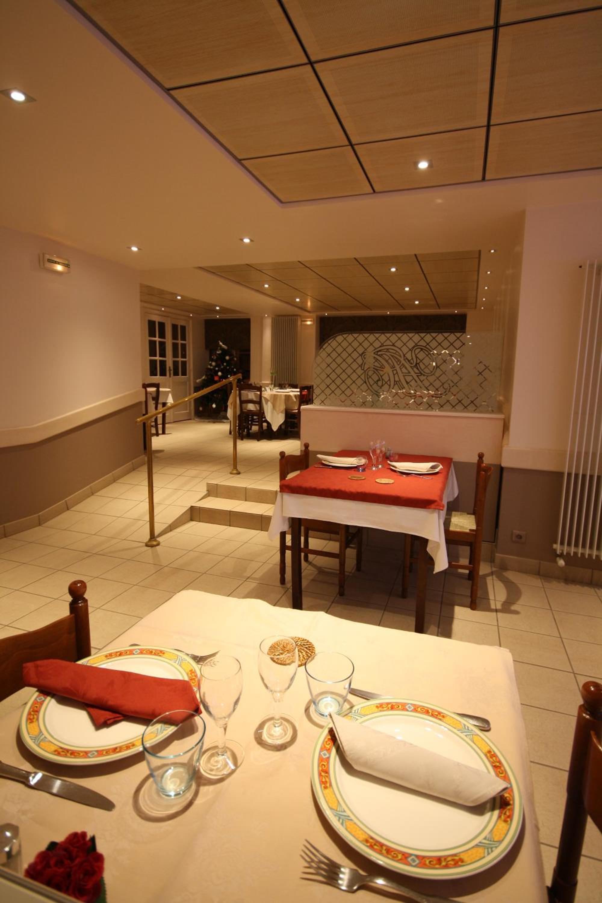 Logis Hotel L'ange Couronne, photo 4