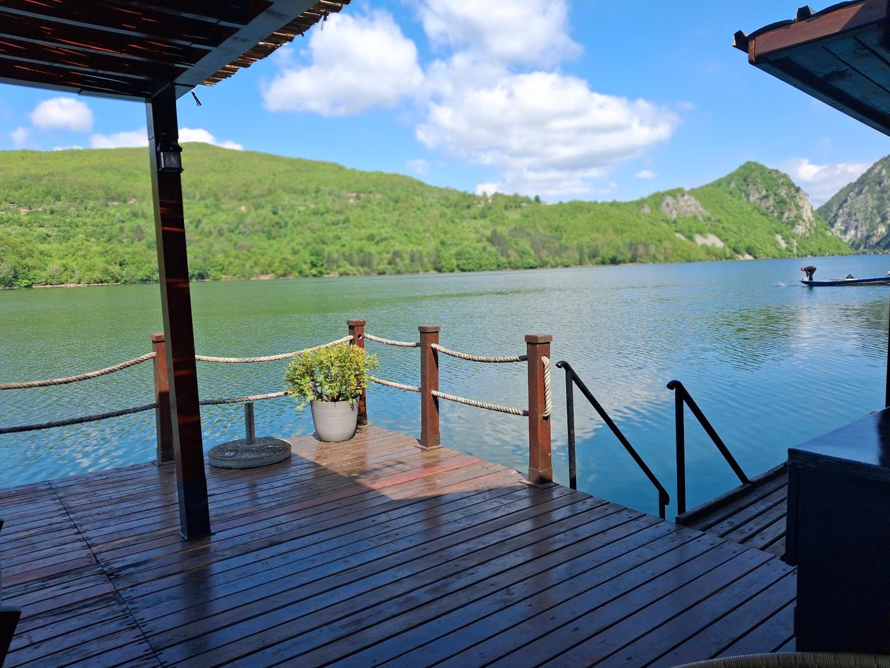 Victoria lake house