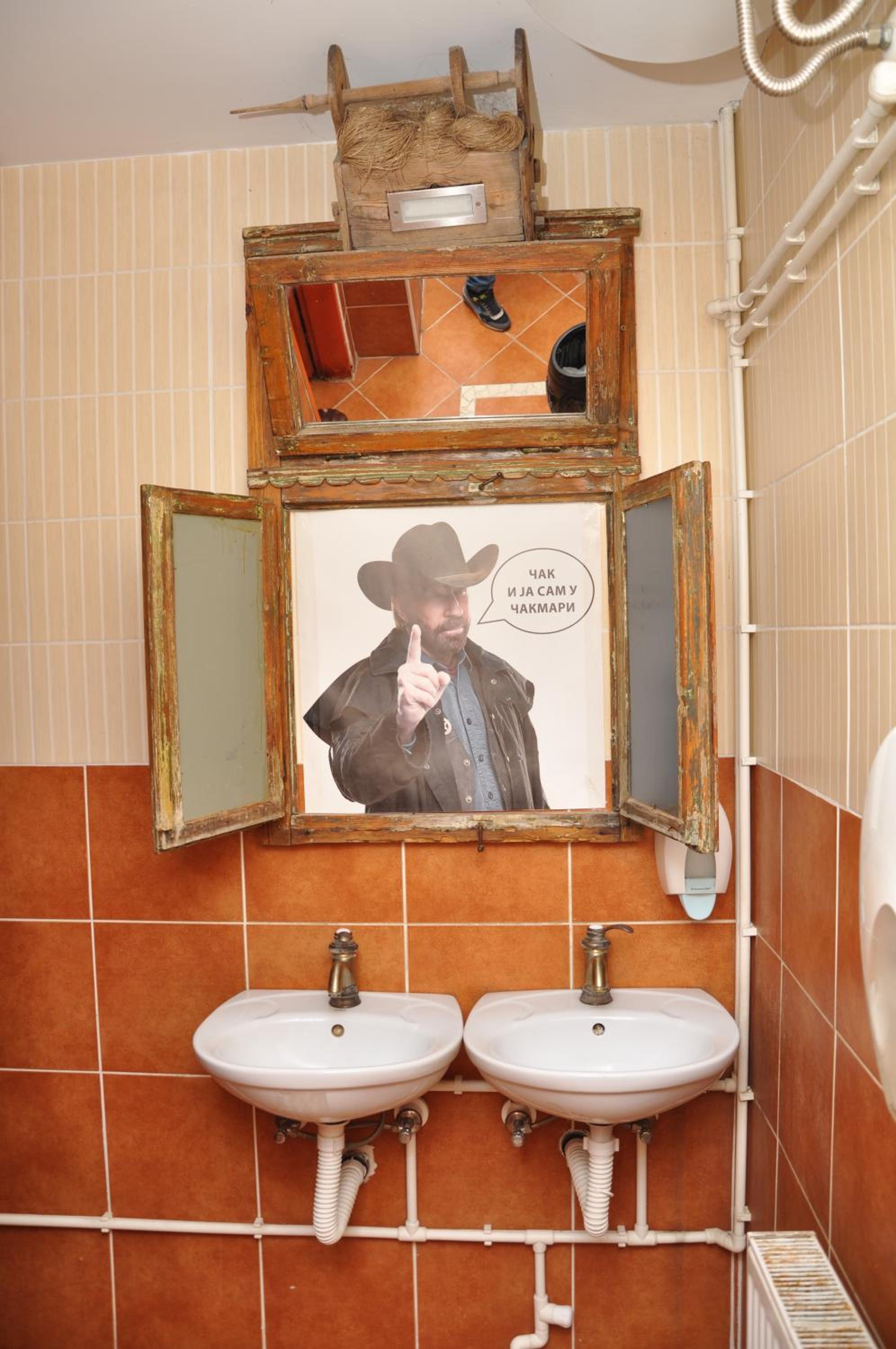 Photo 10