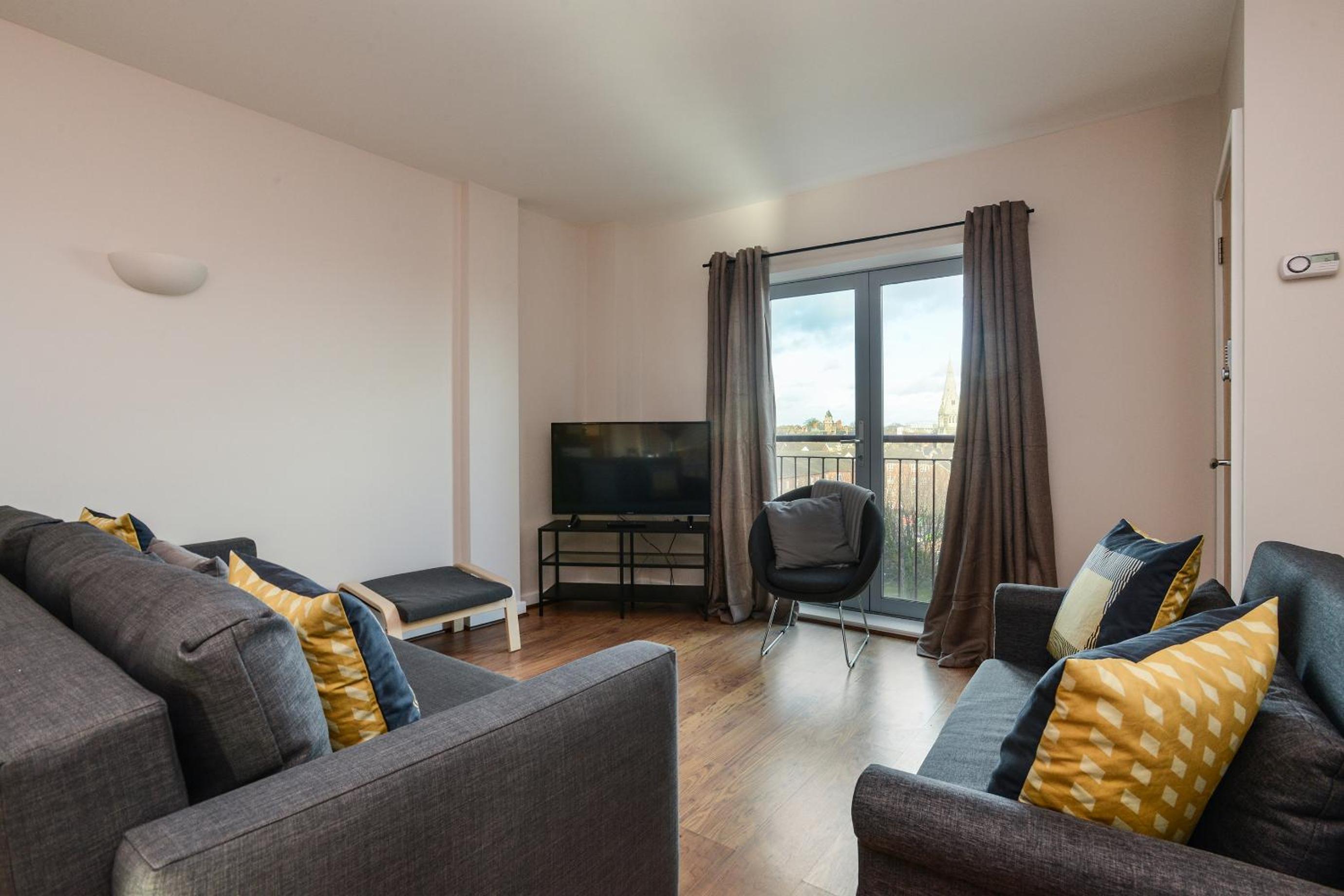 Portland Square - 2 Bedroom Modern City Apartment view 5