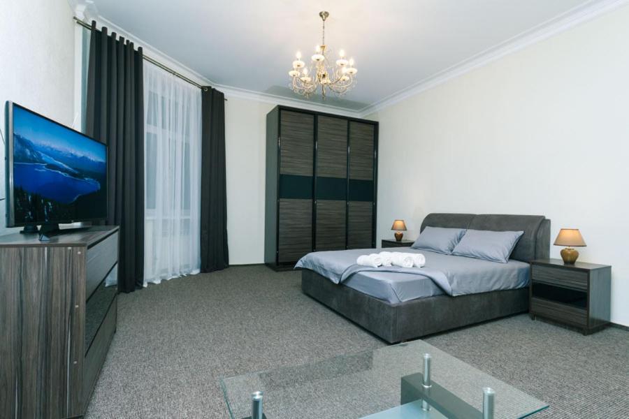 2 bedroms right near Khreashatik view 3