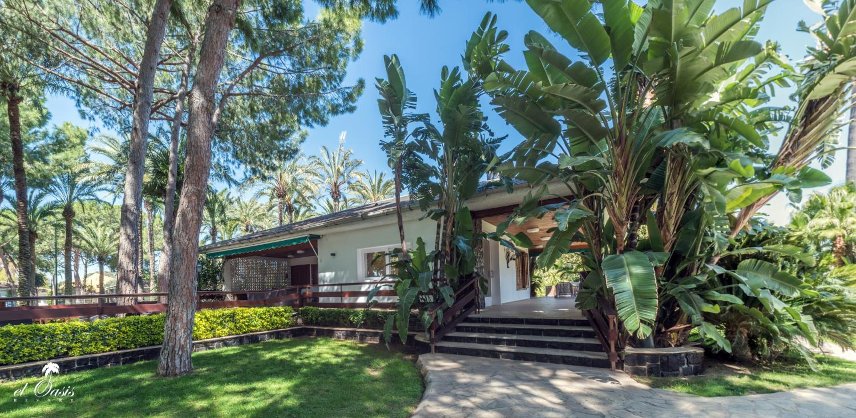 El Oasis Villa Resort