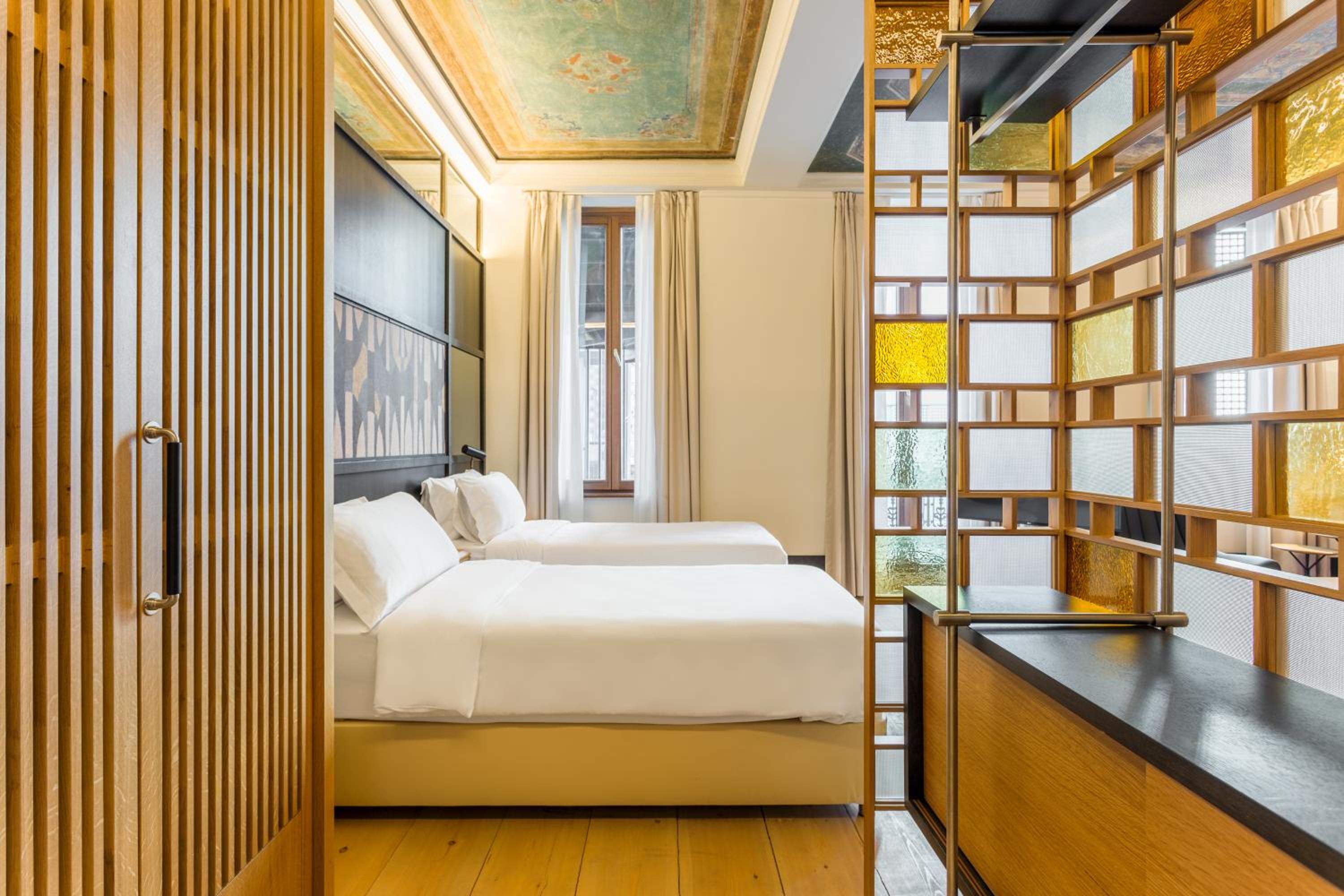 Room Mate Emir - Image 58