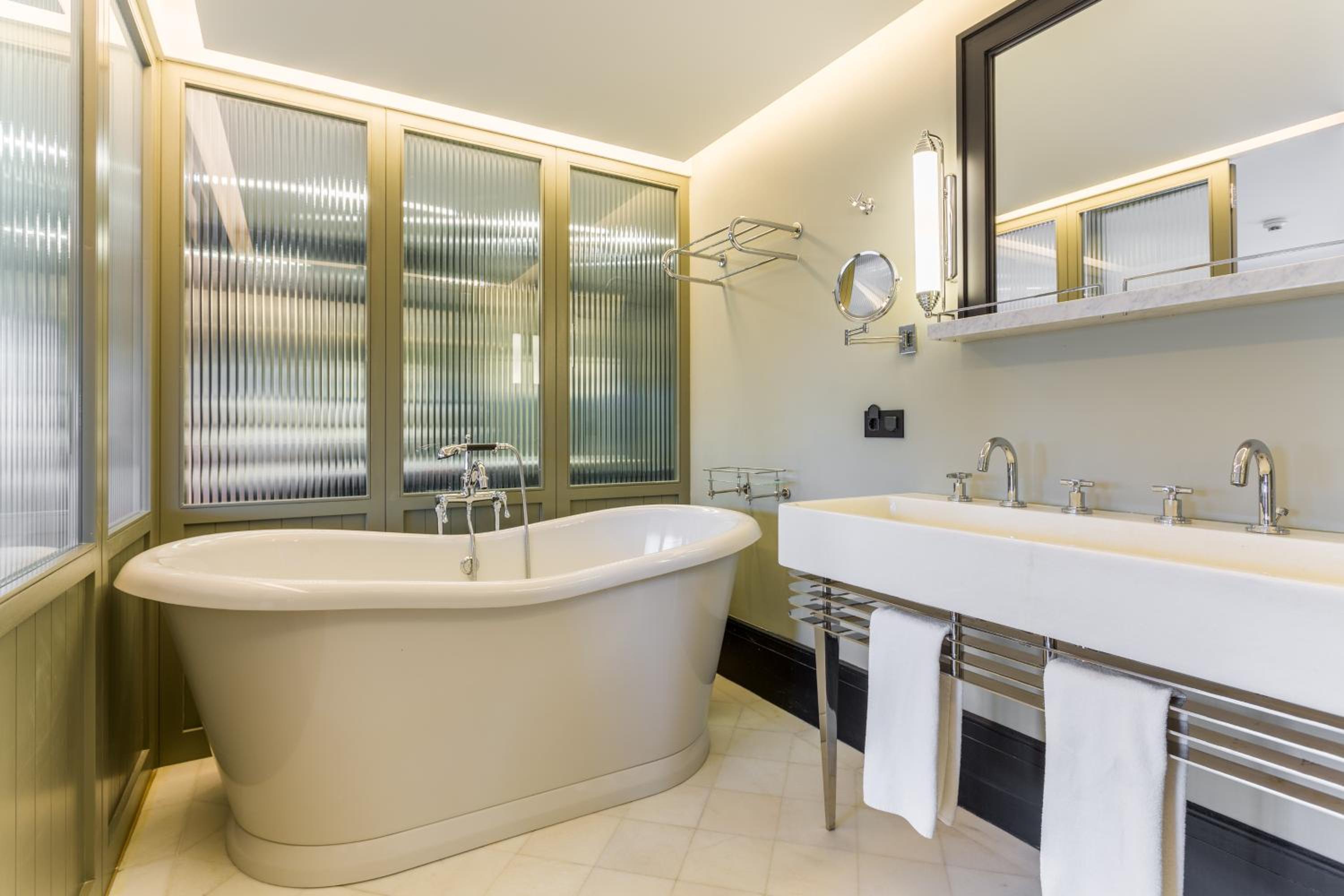 Room Mate Emir - Image 60