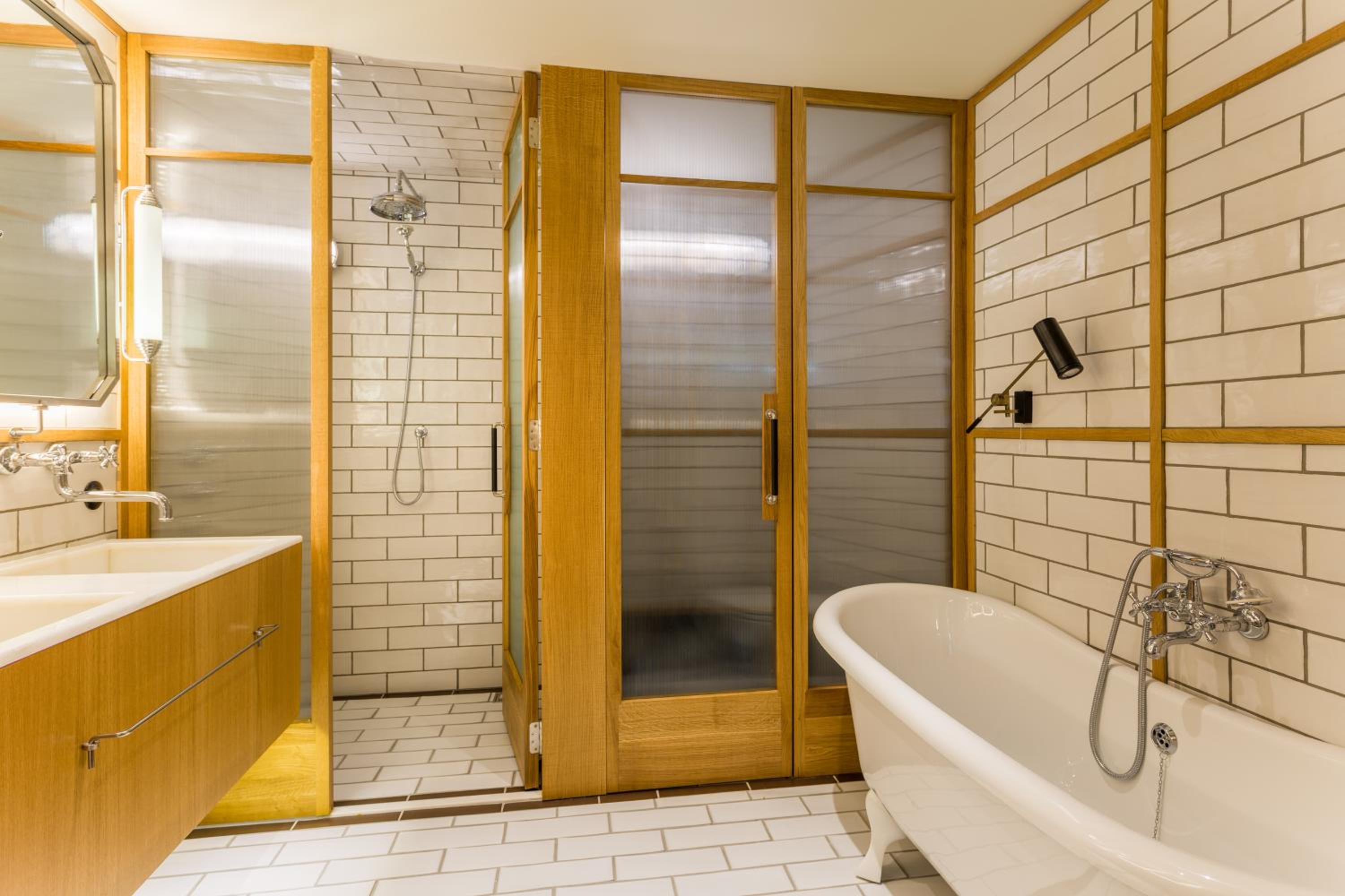 Room Mate Emir - Image 14