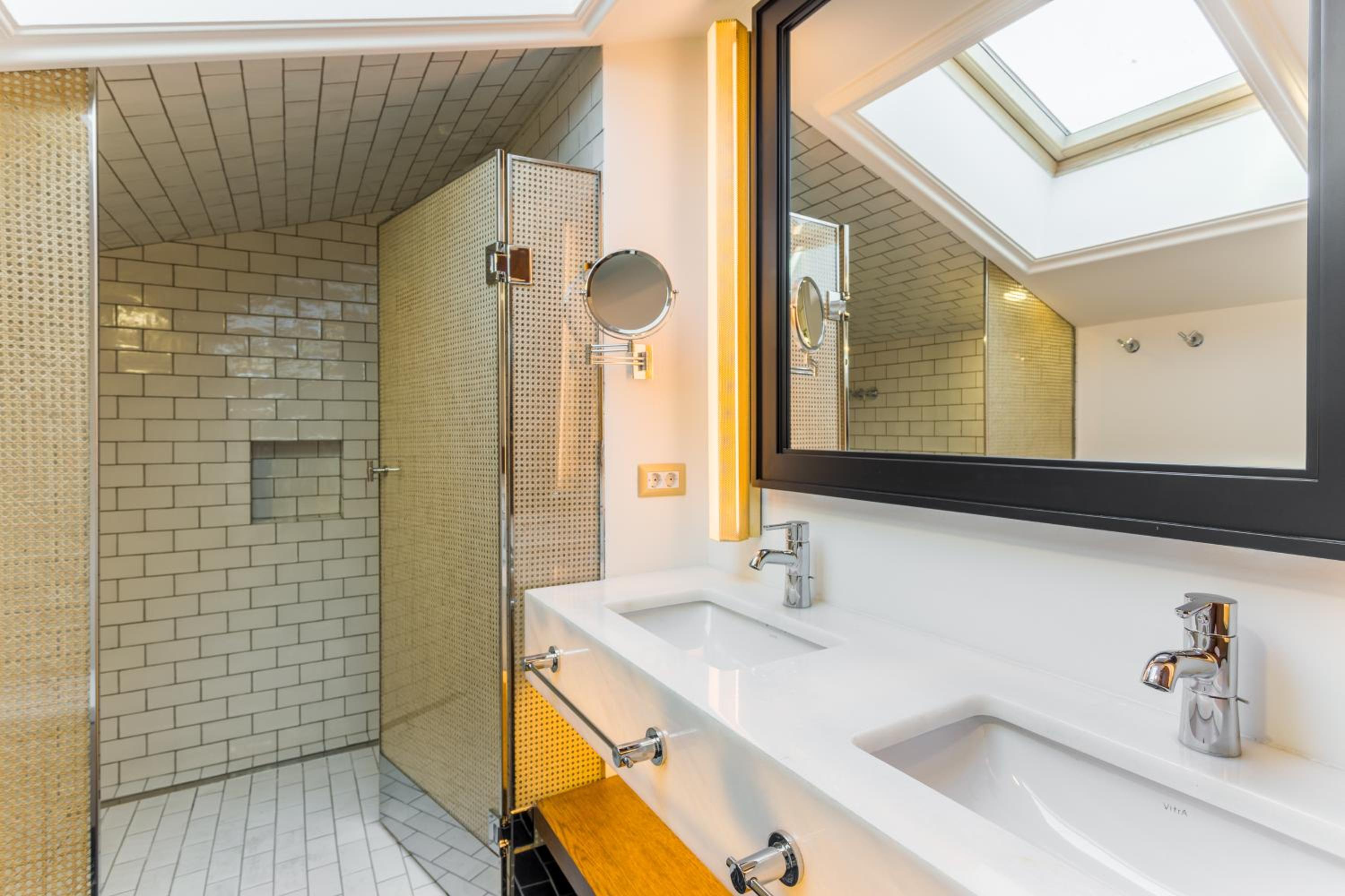 Room Mate Emir - Image 92