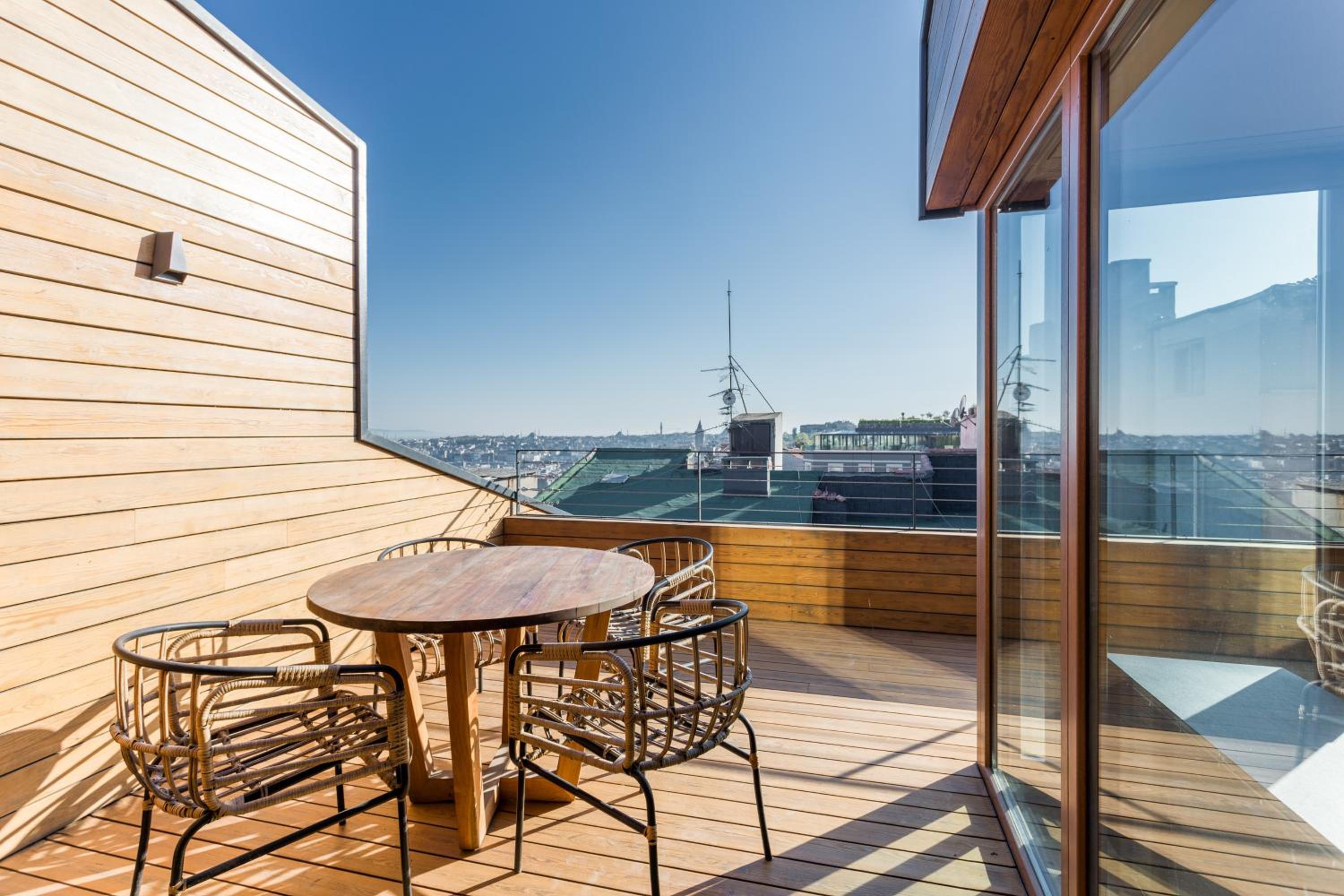 Room Mate Emir - Image 23