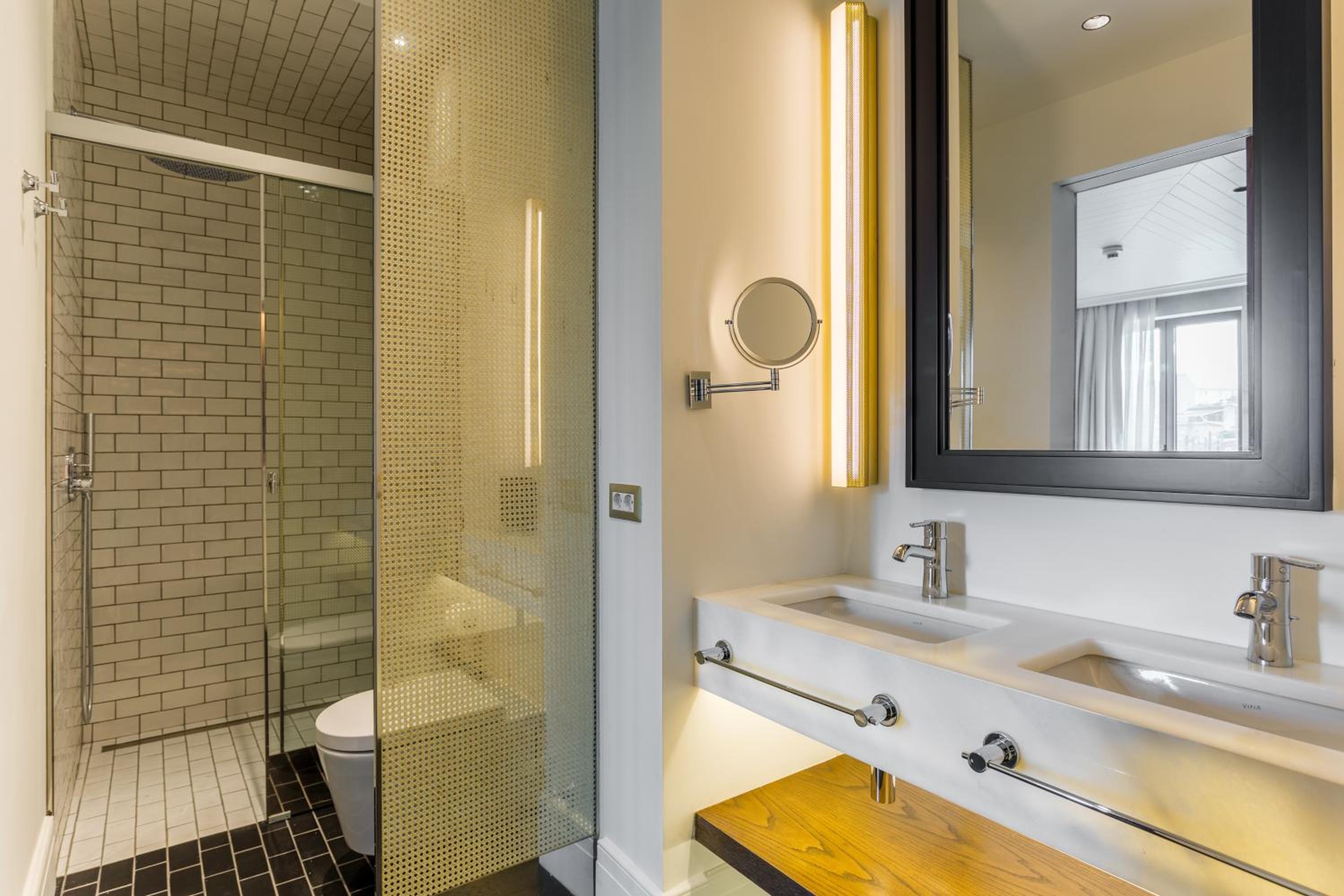 Room Mate Emir - Image 54