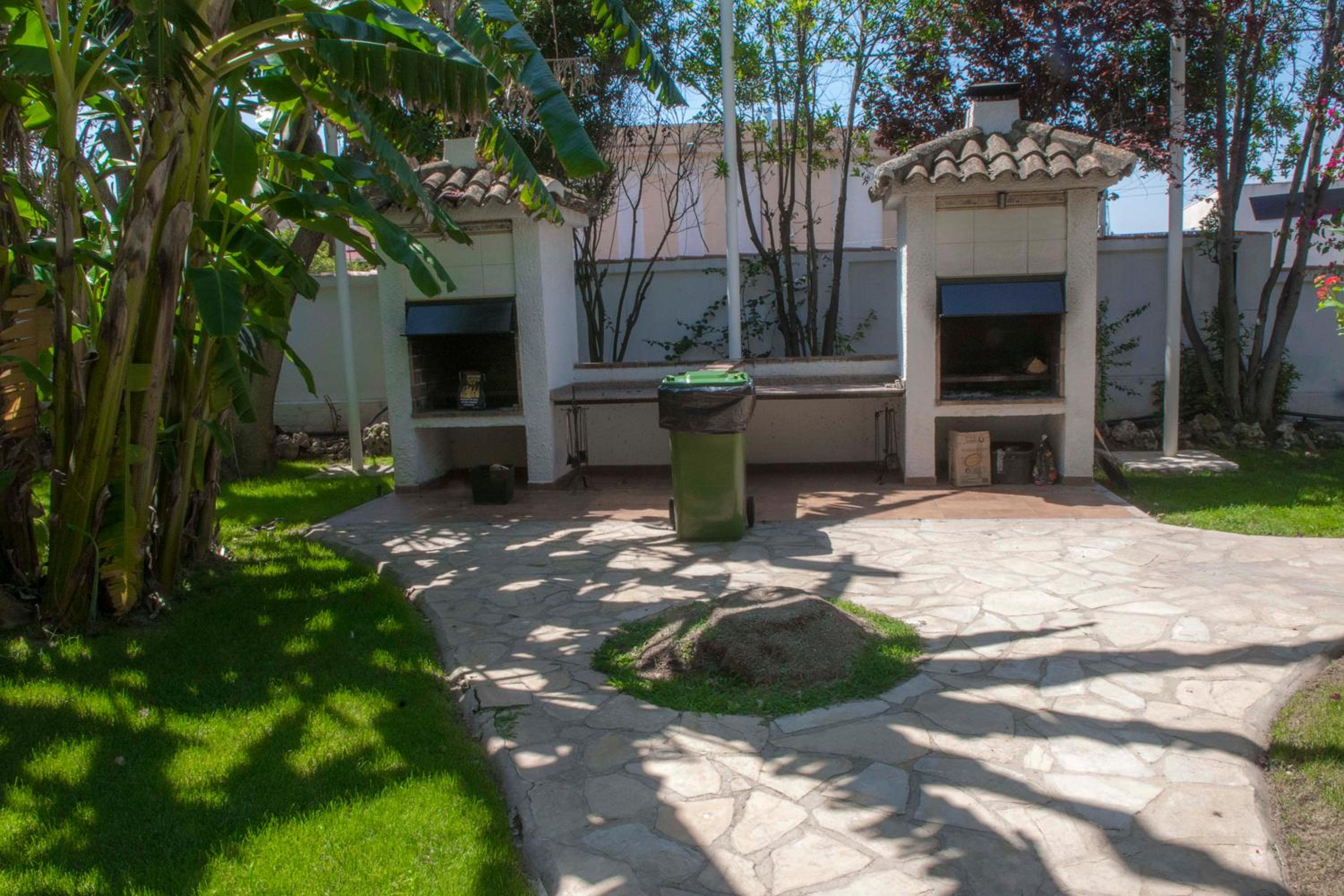 El Oasis Villa Resort