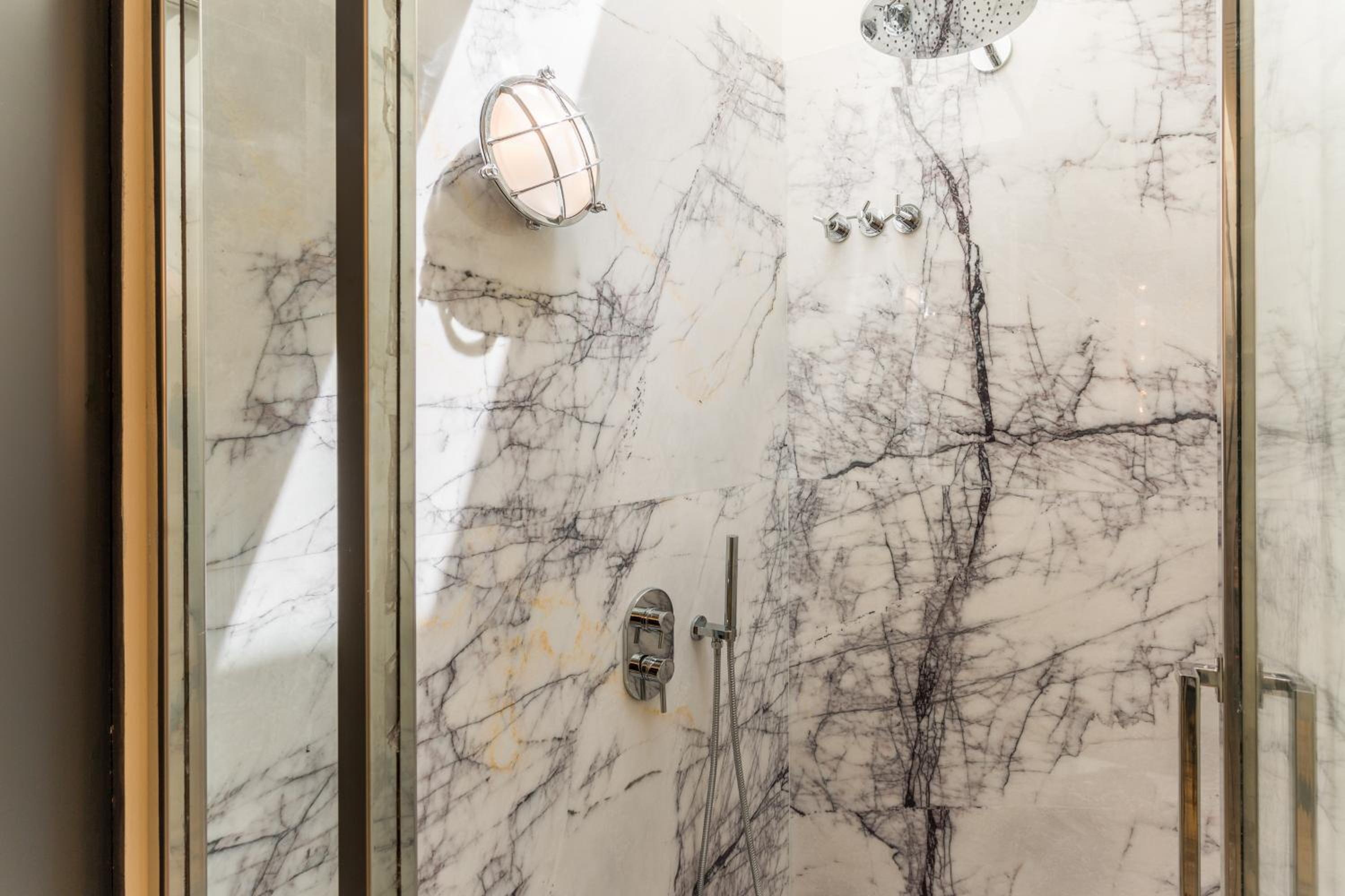 Room Mate Emir - Image 50