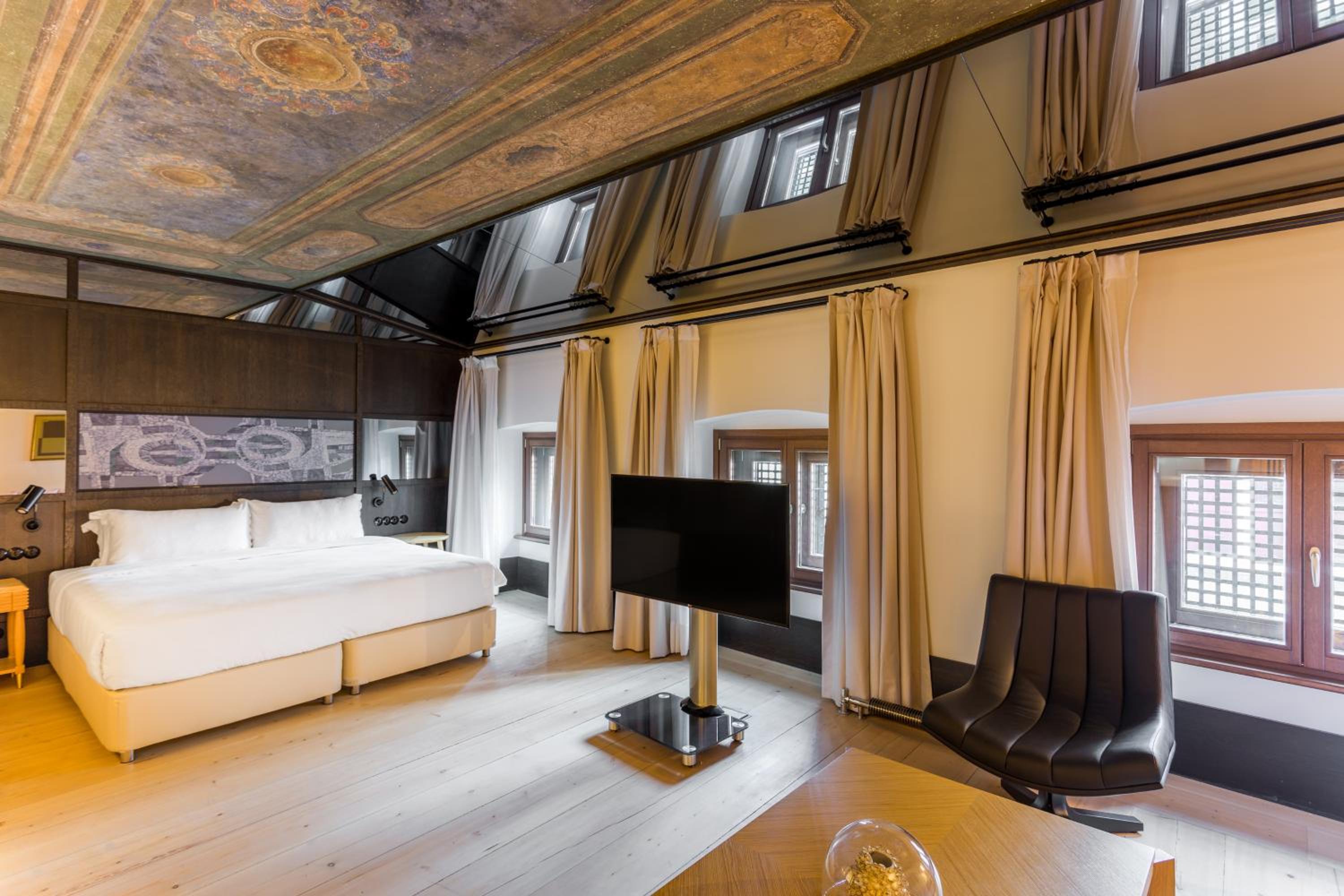 Room Mate Emir - Image 25