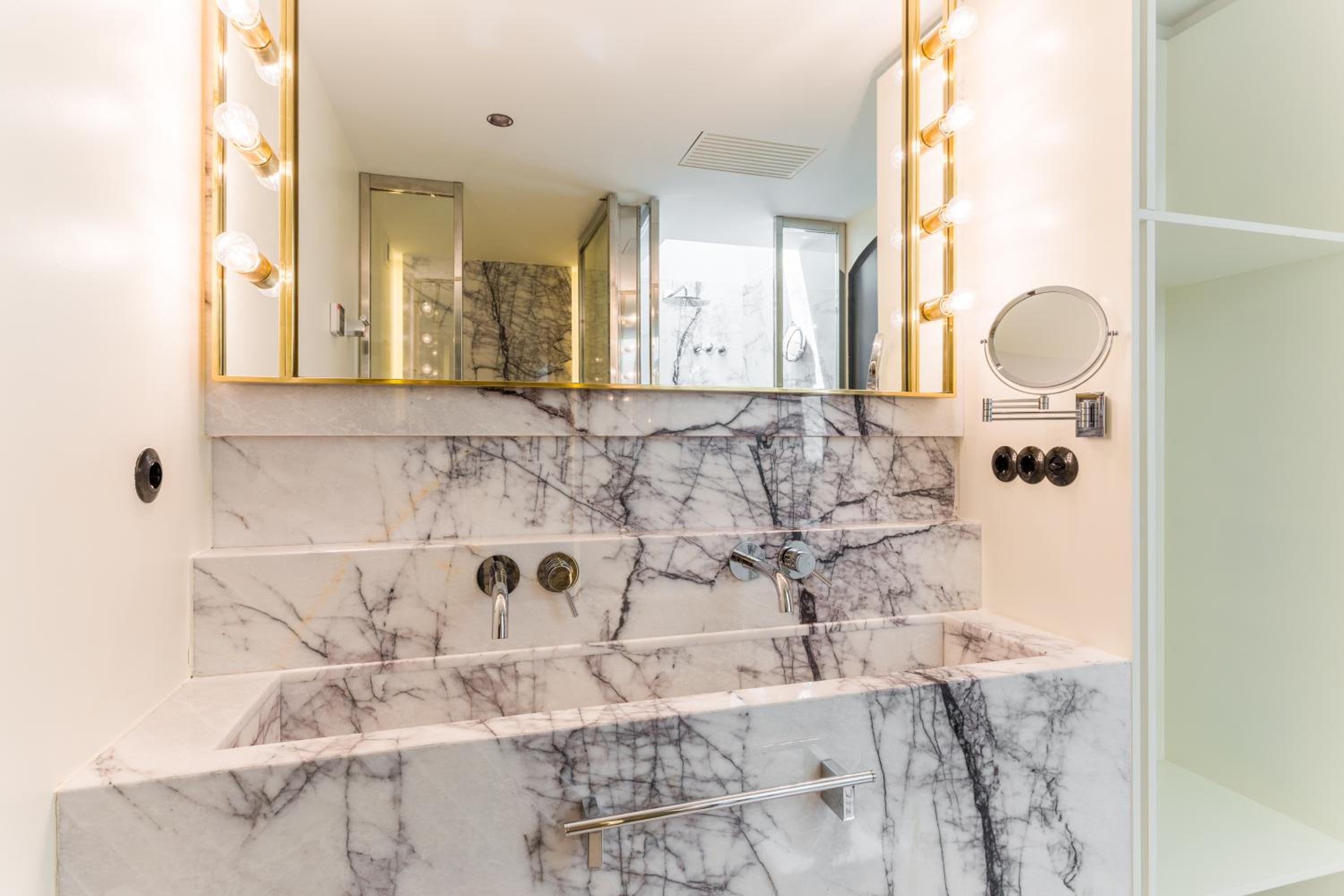 Room Mate Emir - Image 91