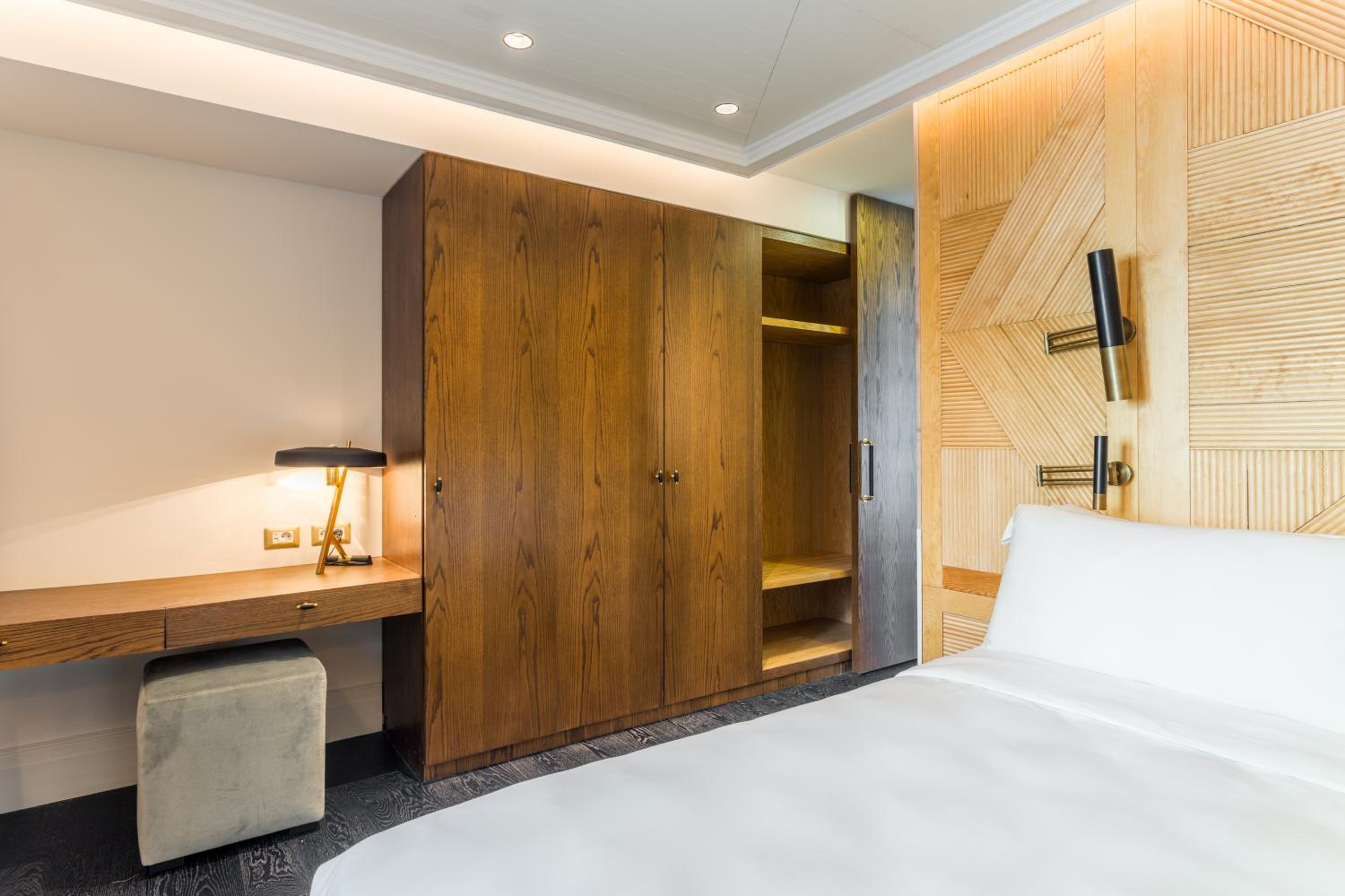 Room Mate Emir - Image 44