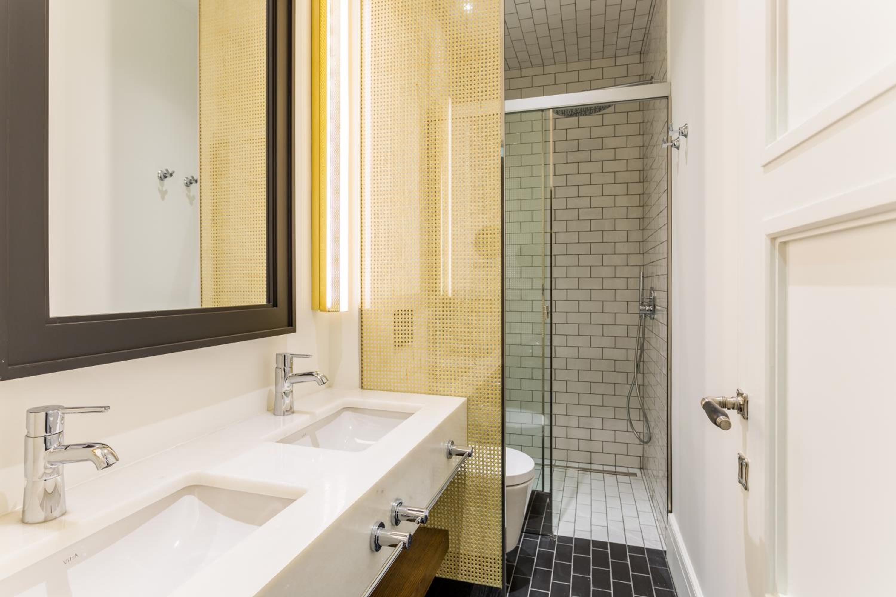 Room Mate Emir - Image 48