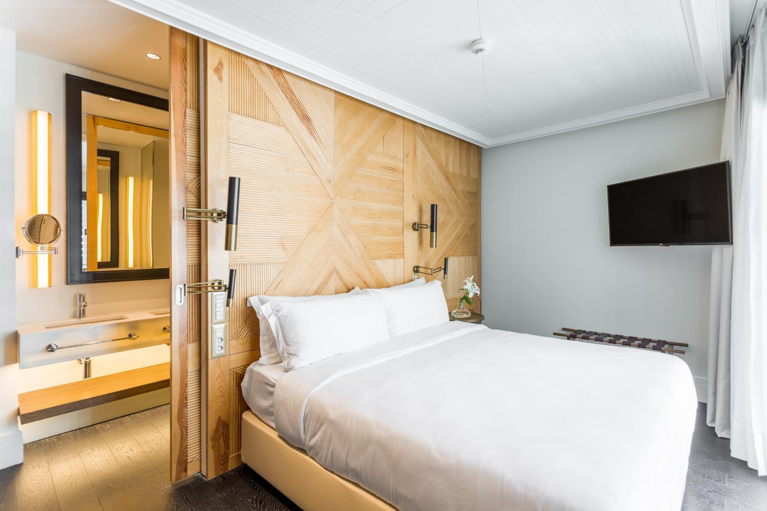 Room Mate Emir - Image 42