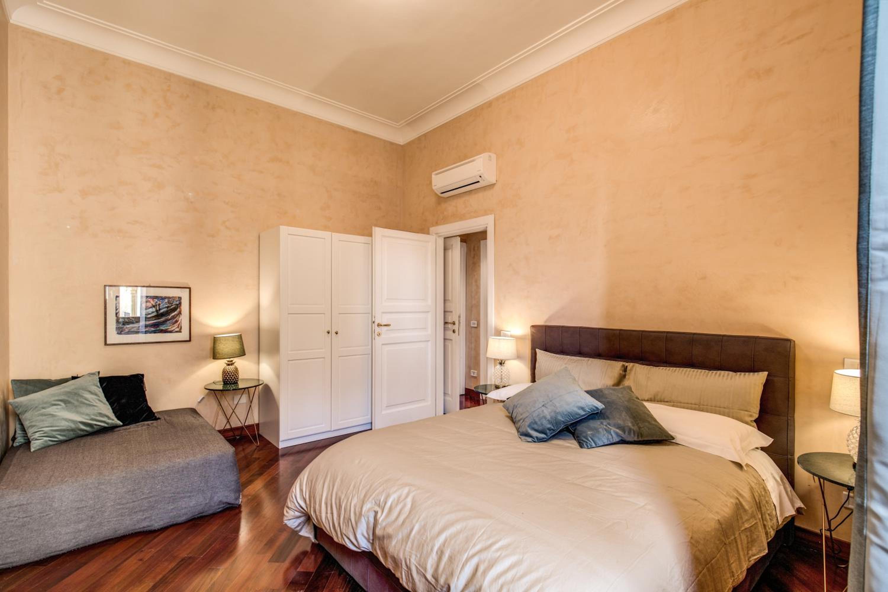 DowntownApartments - Imperial Panorama Penthouse