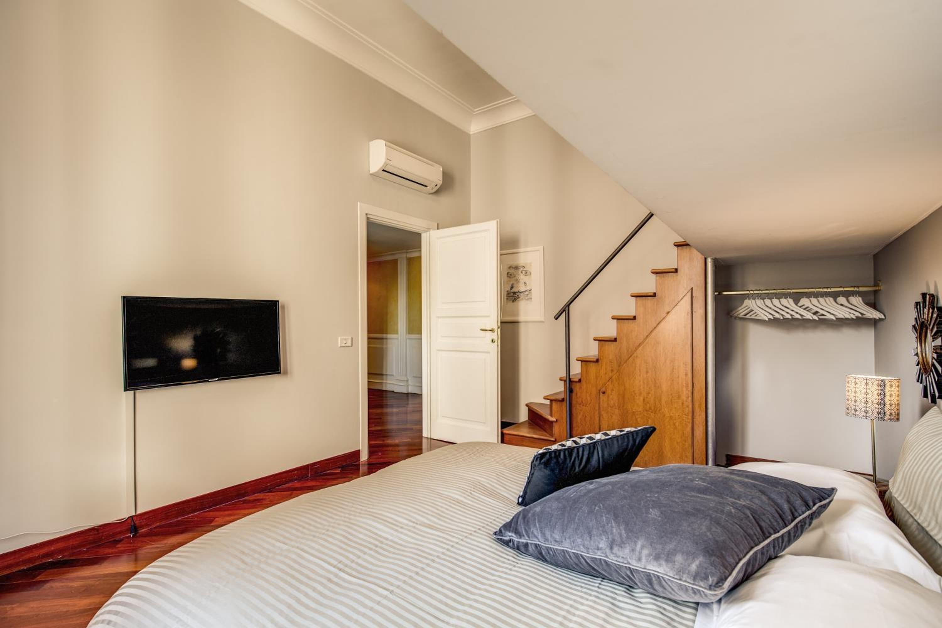 DowntownApartments - Imperial Panorama Penthouse