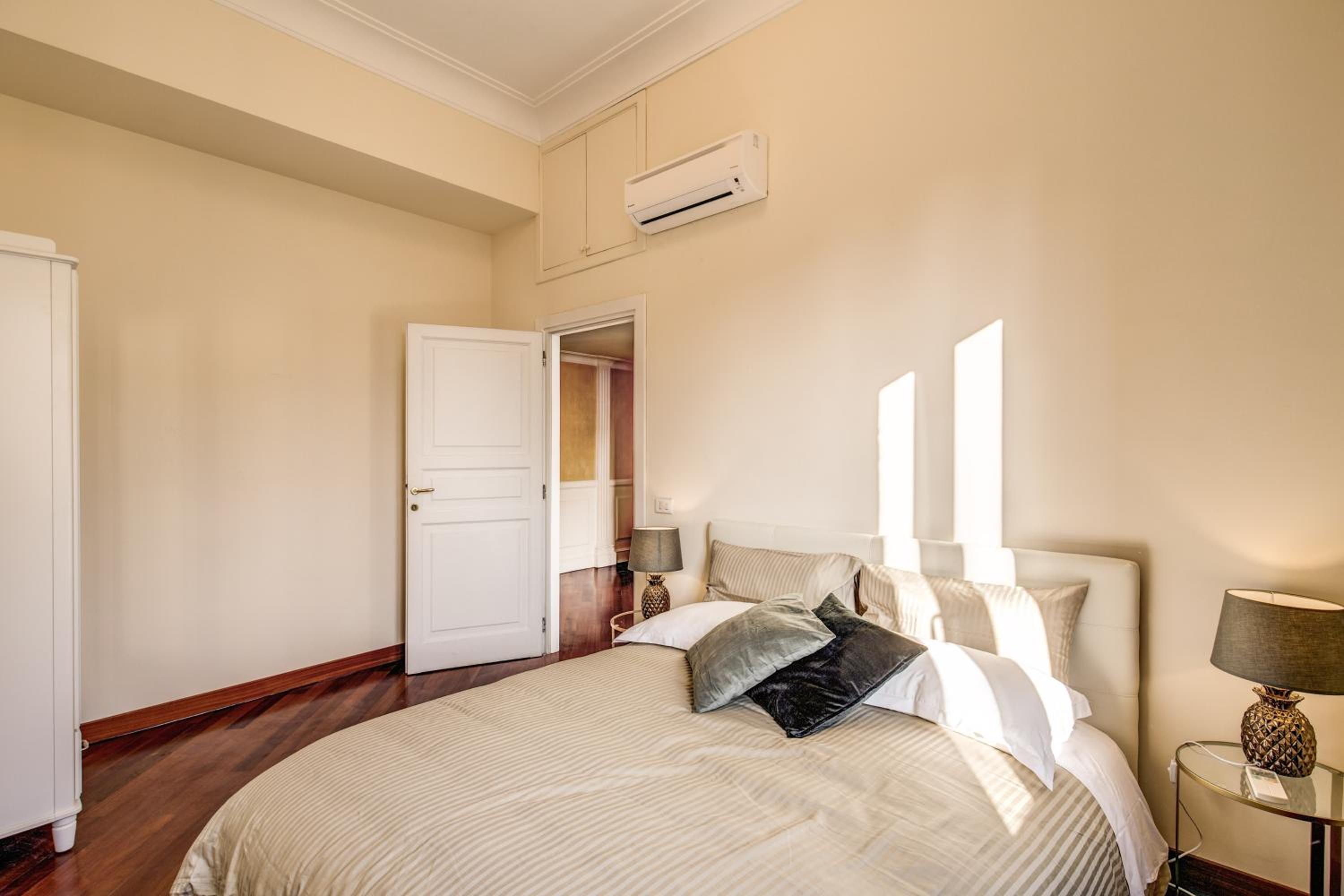 DowntownApartments - Imperial Panorama Penthouse