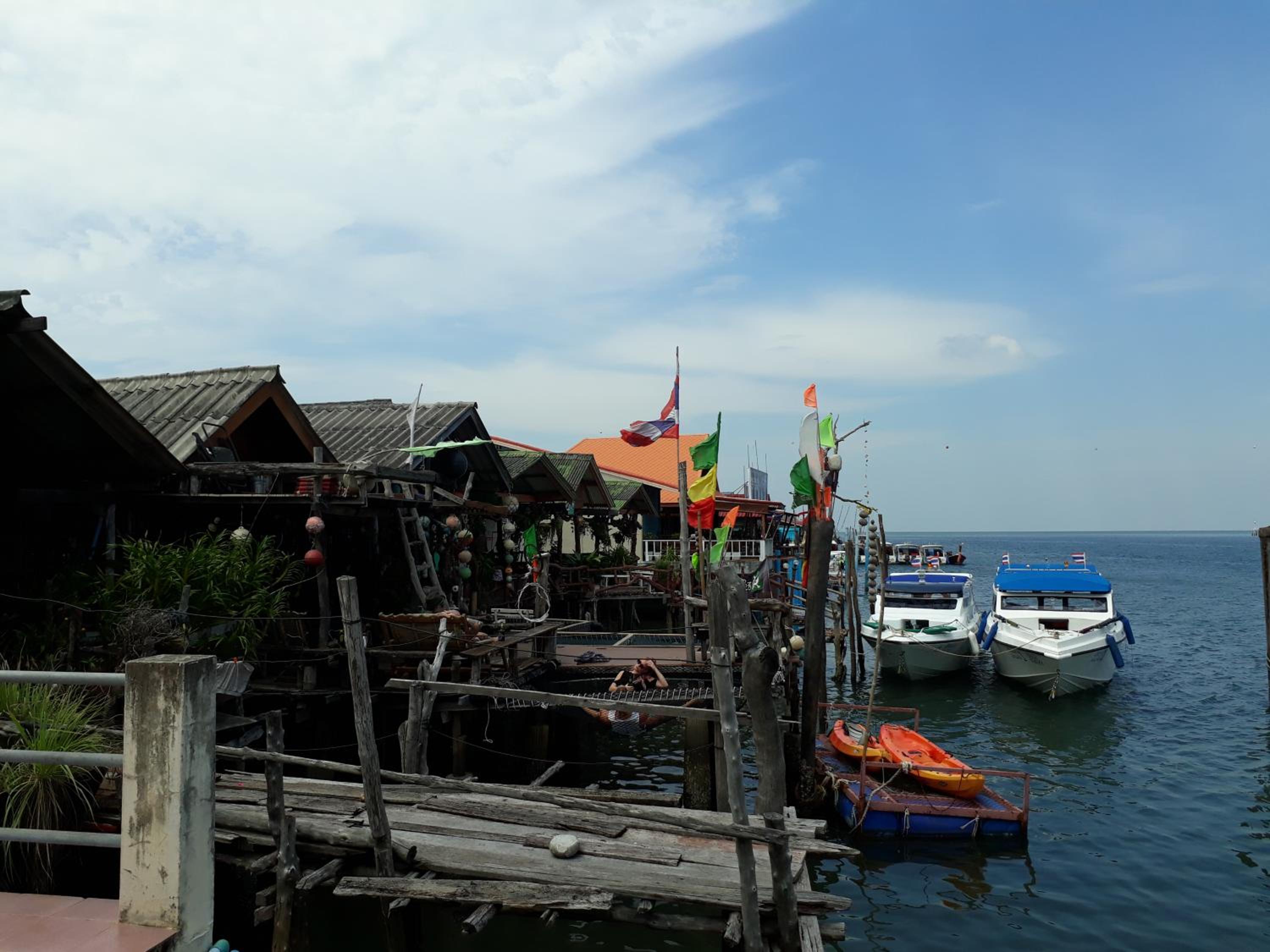 Baan Sri Lanta Sand