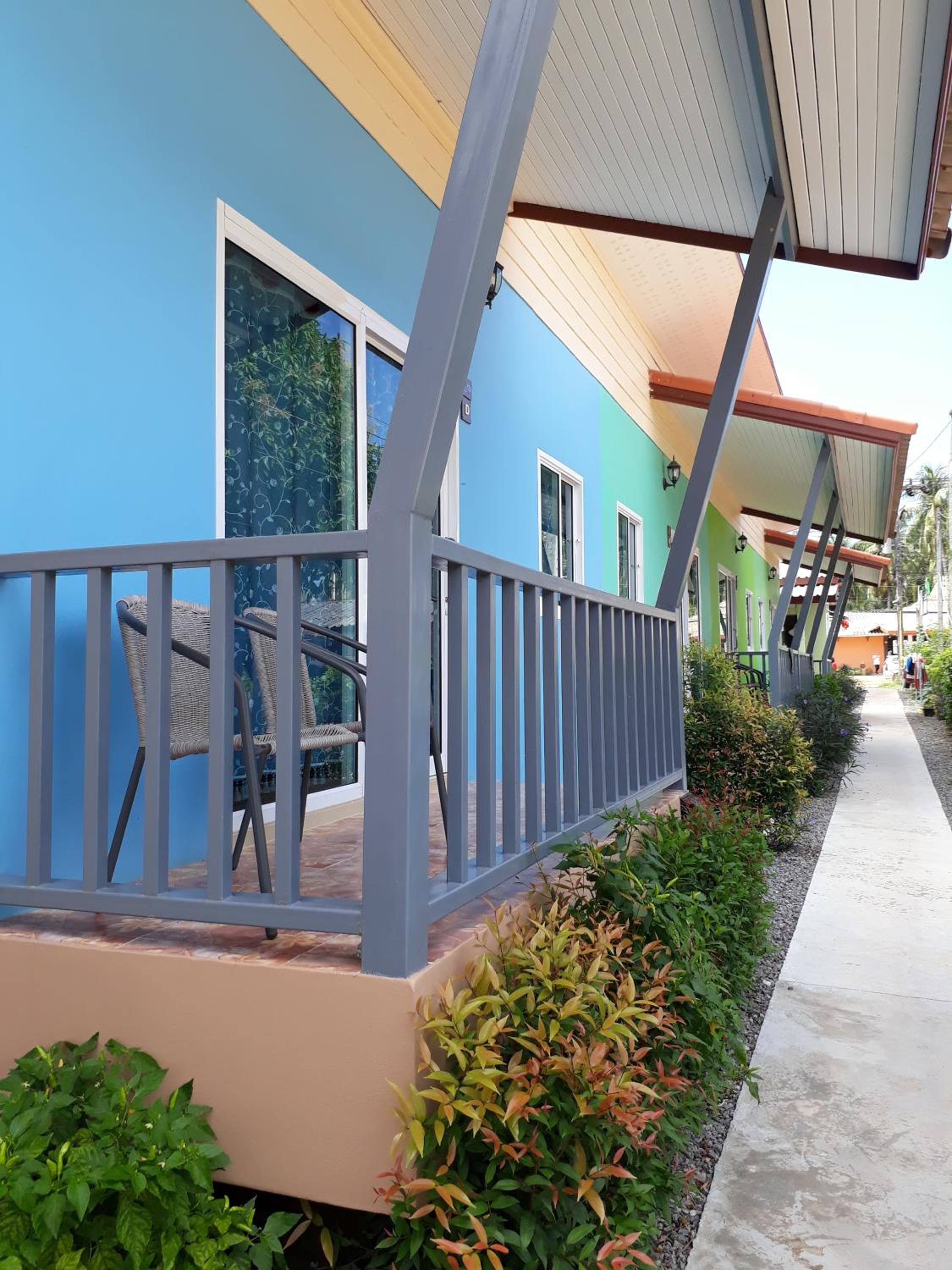 Baan Sri Lanta Sand
