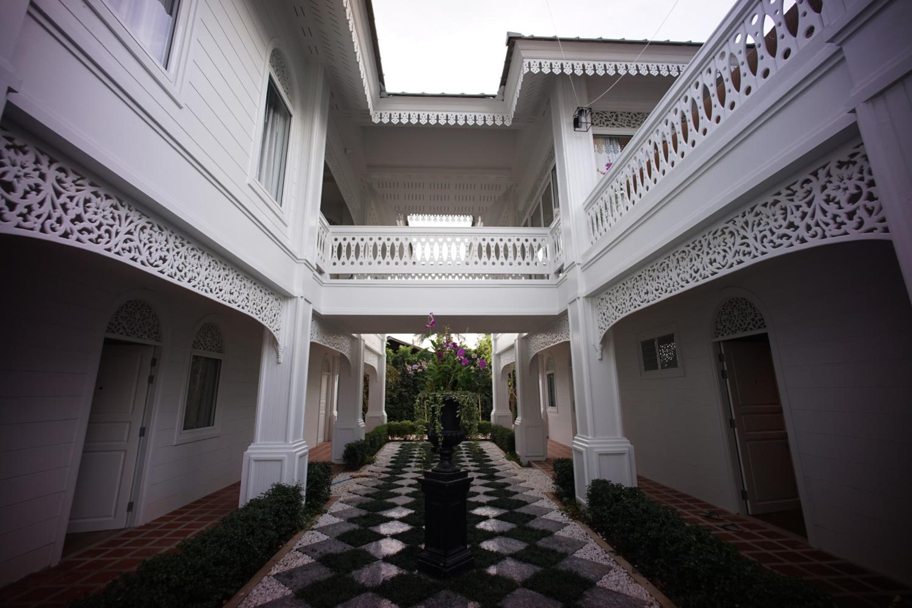 NirvaNAN House