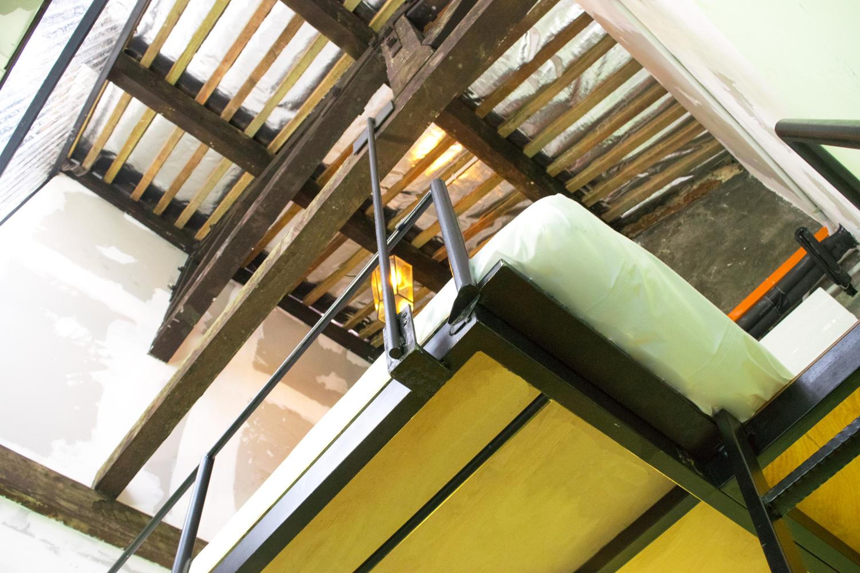 Chinatown Hostel by Mingle - Rooftop Private Jacuzzi with Bar