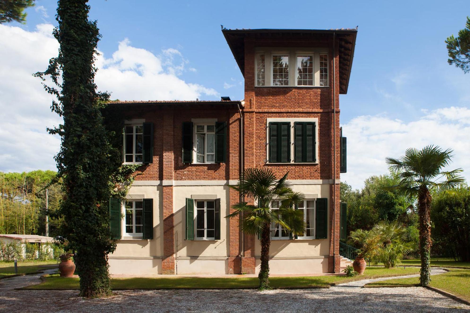 Villa Liberty al mare view 2