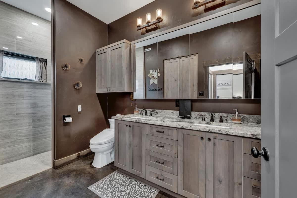 West End Nest with Hot Tub!