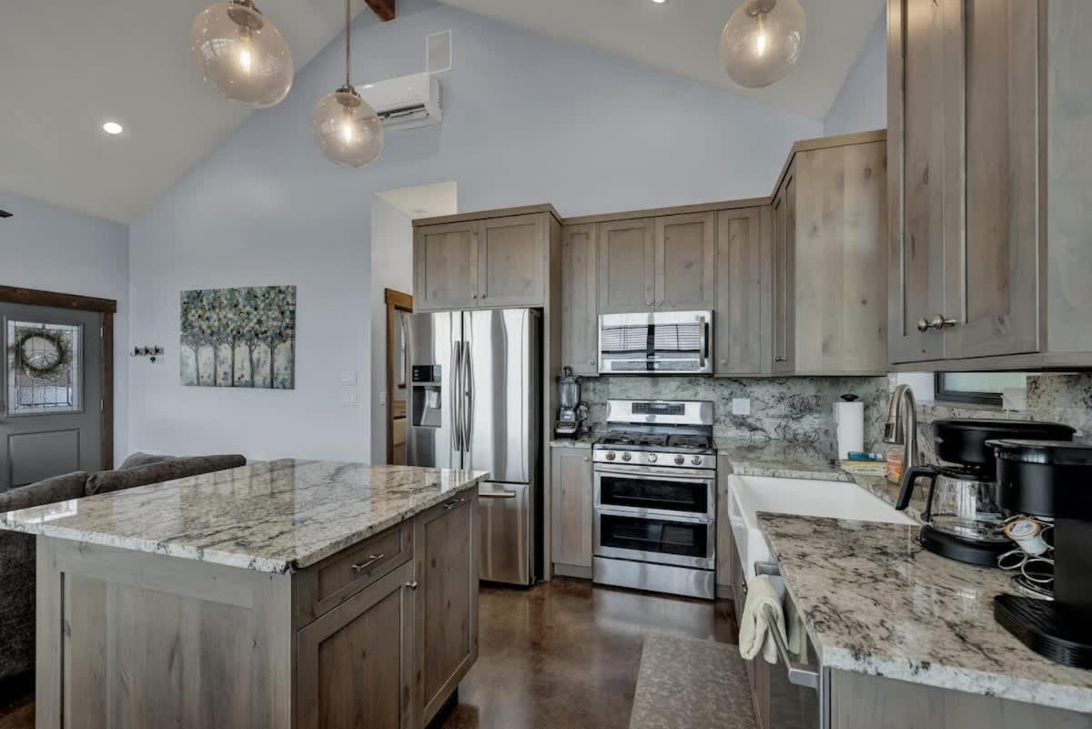 West End Nest with Hot Tub!